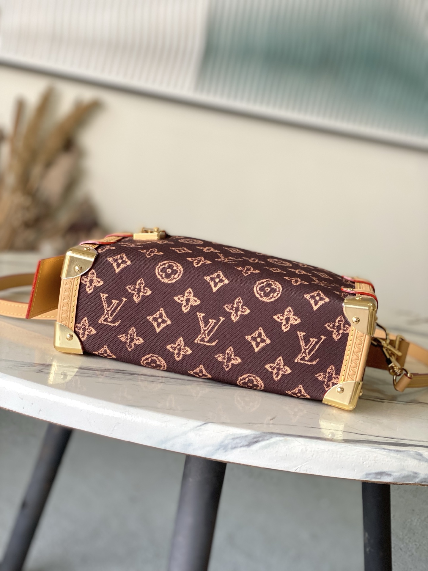 LV Style Beige Leather Top Handle Bag style reference detail image 4 from source 765186