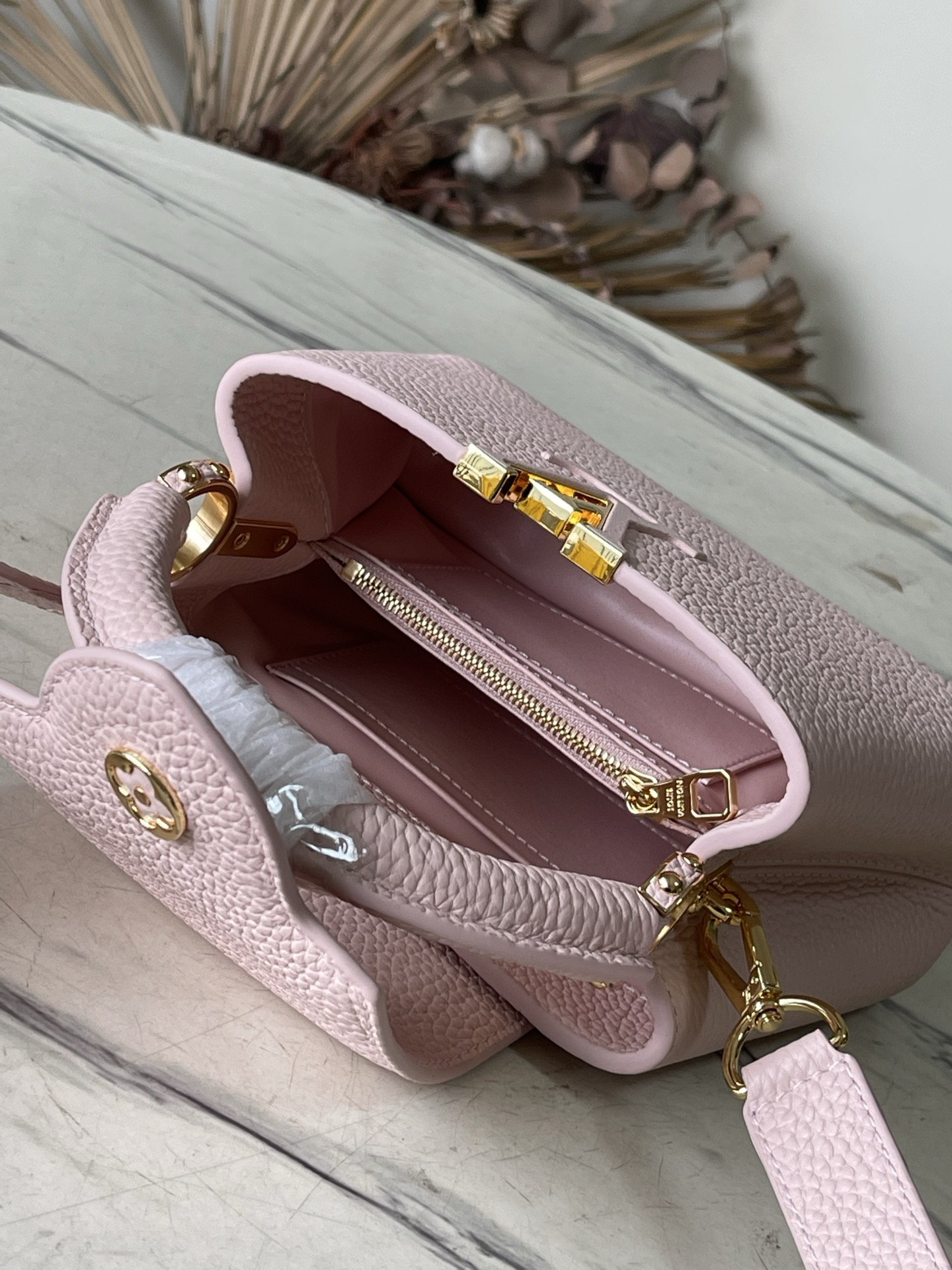 LV Style Pink Leather Top Handle Bag style reference detail image 9 from source 770217