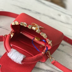 🔺特级精品🔺M28999/M48865红色拼白贝母花冠(芯片款)🔺本款Capucines Flower Crown 手袋 🔺特级精品🔺M28999/M48865红色拼白贝母花冠(芯片款)🔺本款Capucines Flower Crown 手袋