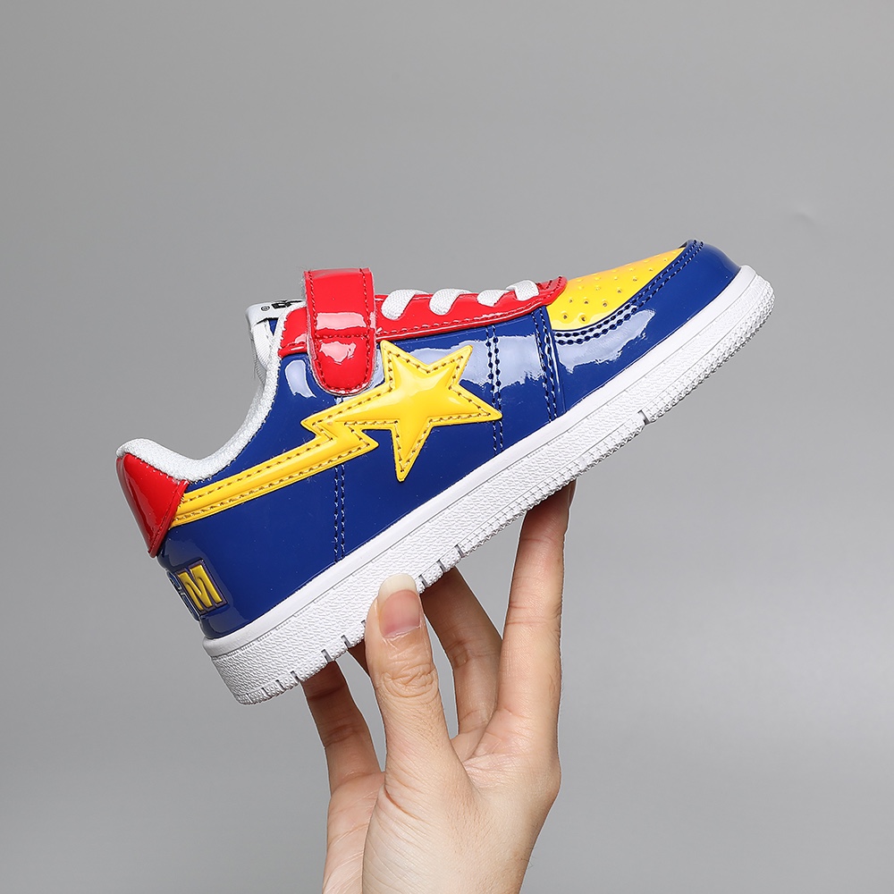 图片[7]-BAPE鲨鱼字母亮面魔术贴儿童运动鞋 尺码：25-35 经典亮皮低帮系列🆕 魔术贴➕松紧带设计，穿脱超方便✌🏻 优质皮料拼接，质感满满💯 耐磨防滑大底，满足日常需求✔️-选品中心