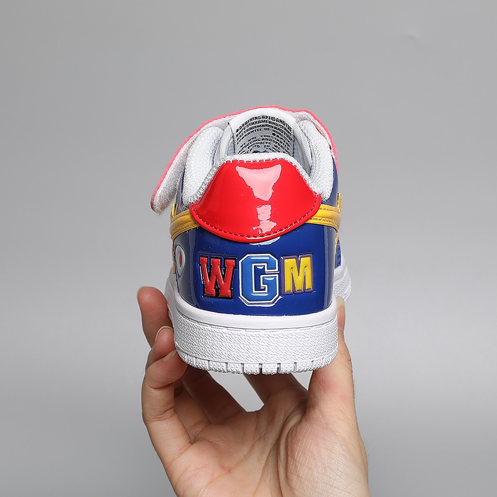 图片[6]-BAPE鲨鱼字母亮面魔术贴儿童运动鞋 尺码：25-35 经典亮皮低帮系列🆕 魔术贴➕松紧带设计，穿脱超方便✌🏻 优质皮料拼接，质感满满💯 耐磨防滑大底，满足日常需求✔️-选品中心