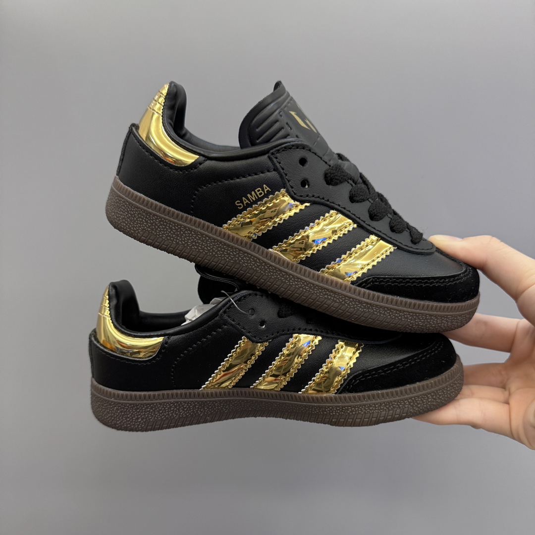 图片[5]-AD德训联名儿童休闲鞋 尺码：24-37码 爱惨了德训系列🆕 新工厂新工艺新配色👏🏻 优质皮料拼接，质感满满💯 耐磨防滑大底，脚感超赞👍🏻-选品中心