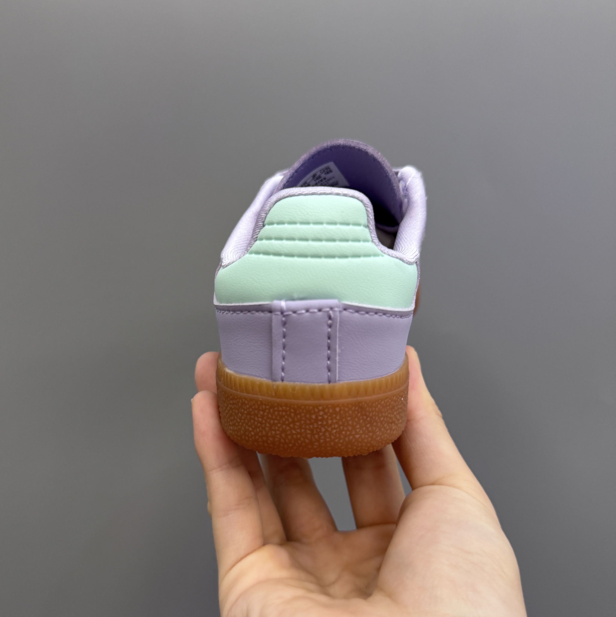 图片[8]-AD德训联名儿童休闲鞋 尺码：24-37码 爱惨了德训系列🆕 新工厂新工艺新配色👏🏻 优质皮料拼接，质感满满💯 耐磨防滑大底，脚感超赞👍🏻-选品中心