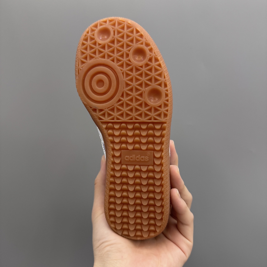 图片[9]-AD德训联名儿童休闲鞋 尺码：24-37码 爱惨了德训系列🆕 新工厂新工艺新配色👏🏻 优质皮料拼接，质感满满💯 耐磨防滑大底，脚感超赞👍🏻-选品中心