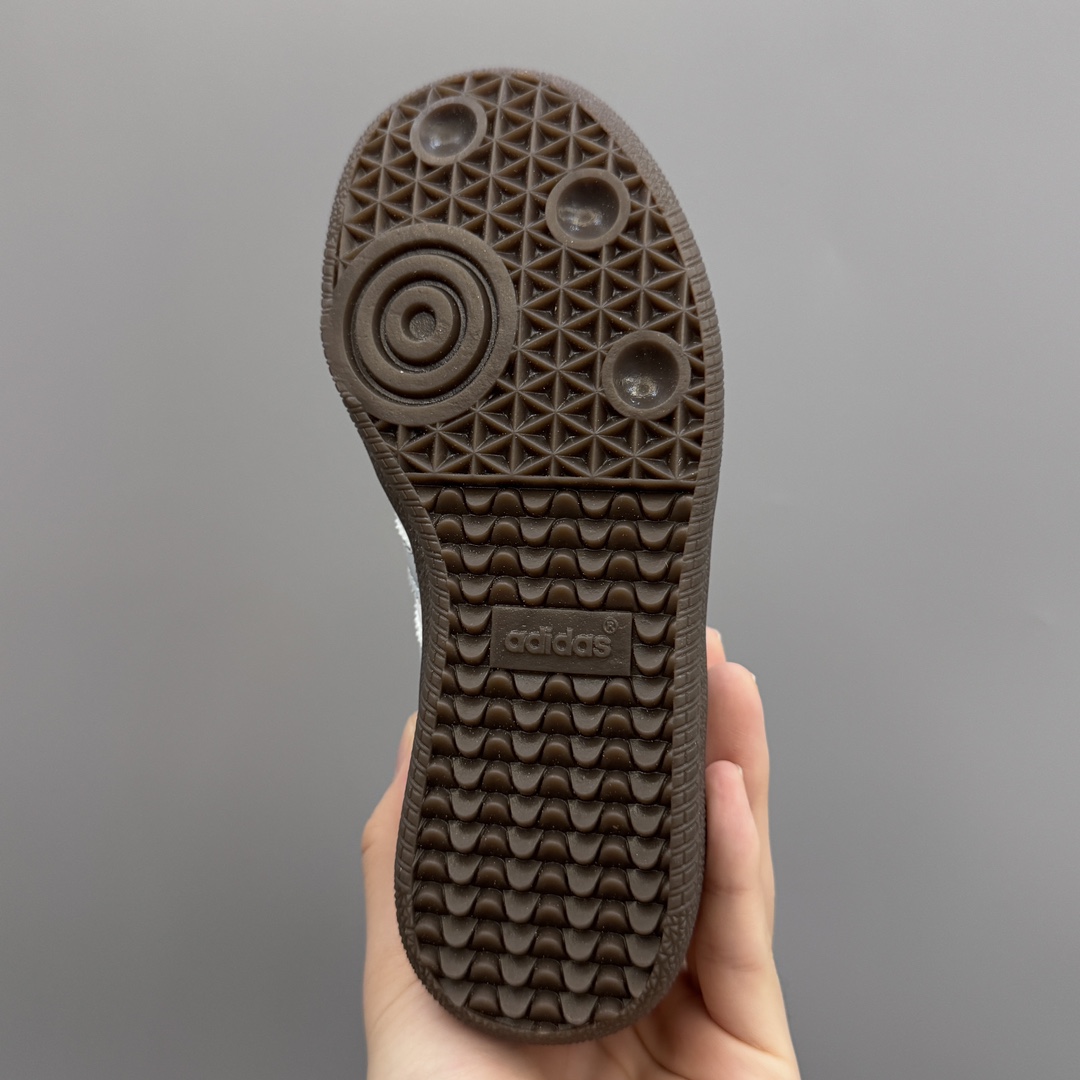 图片[9]-AD德训联名儿童休闲鞋 尺码：24-37码 爱惨了德训系列🆕 新工厂新工艺新配色👏🏻 优质皮料拼接，质感满满💯 耐磨防滑大底，脚感超赞👍🏻-选品中心