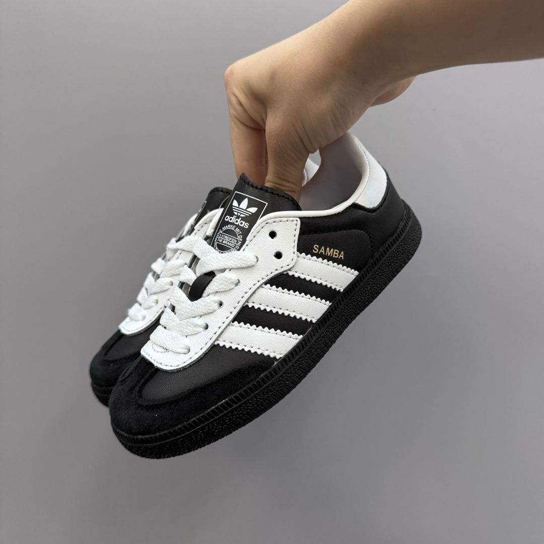 图片[2]-AD德训联名儿童休闲鞋 尺码：24-37码 爱惨了德训系列🆕 新工厂新工艺新配色👏🏻 优质皮料拼接，质感满满💯 耐磨防滑大底，脚感超赞👍🏻-选品中心