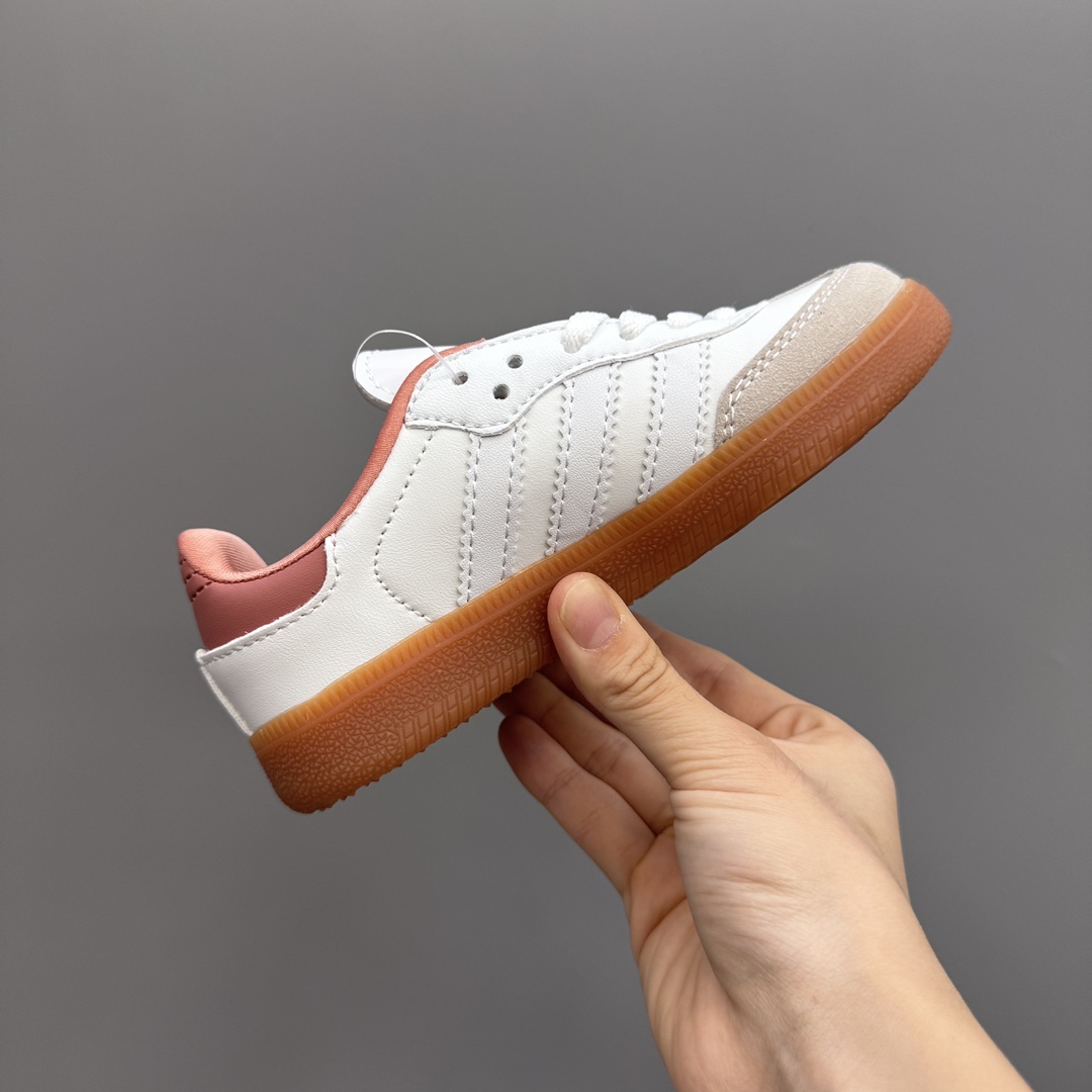 图片[7]-AD德训联名儿童休闲鞋 尺码：24-37码 爱惨了德训系列🆕 新工厂新工艺新配色👏🏻 优质皮料拼接，质感满满💯 耐磨防滑大底，脚感超赞👍🏻-选品中心