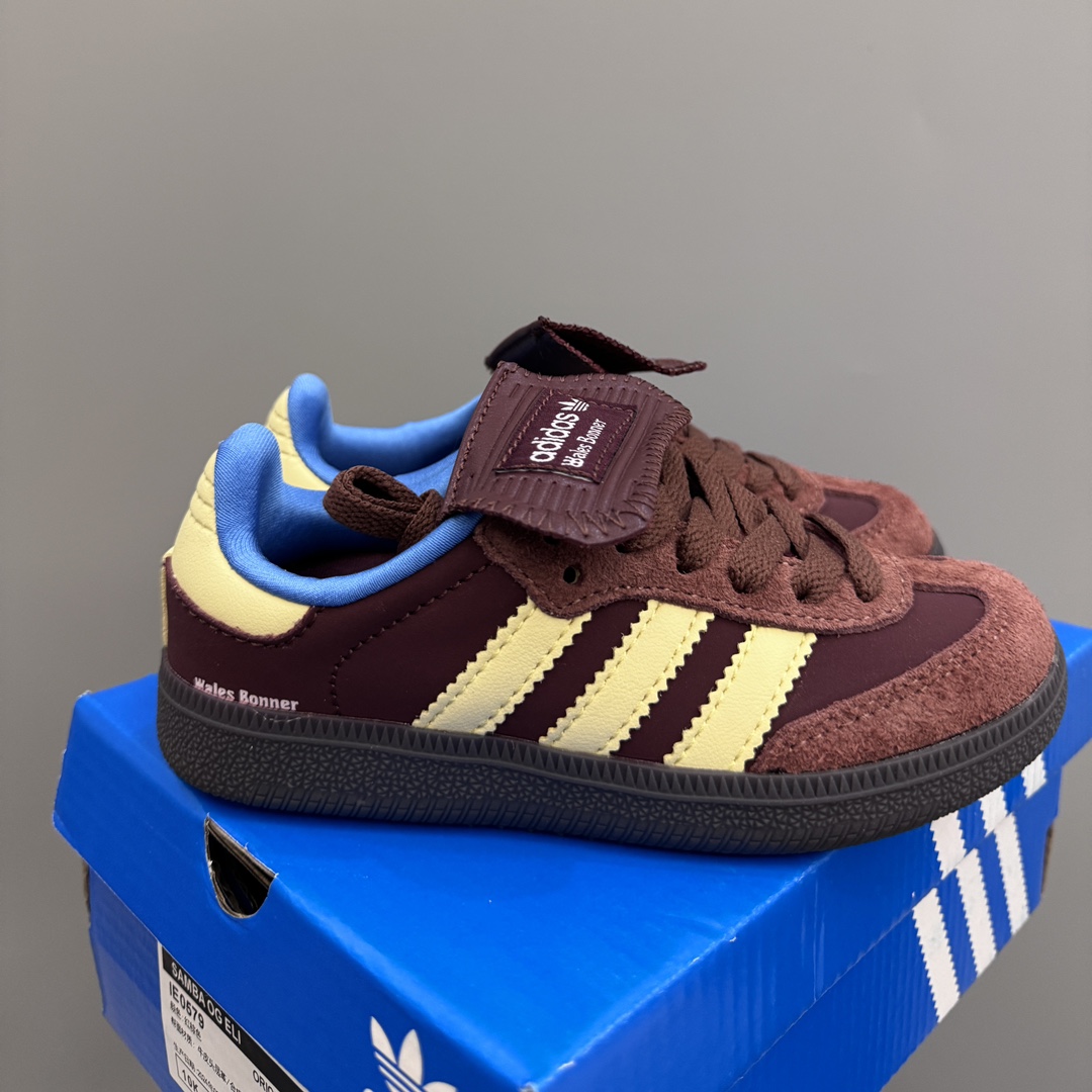 AD德训联名儿童休闲鞋 尺码：24-37码 爱惨了德训系列🆕 新工厂新工艺新配色👏🏻 优质皮料拼接，质感满满💯 耐磨防滑大底，脚感超赞👍🏻-选品中心