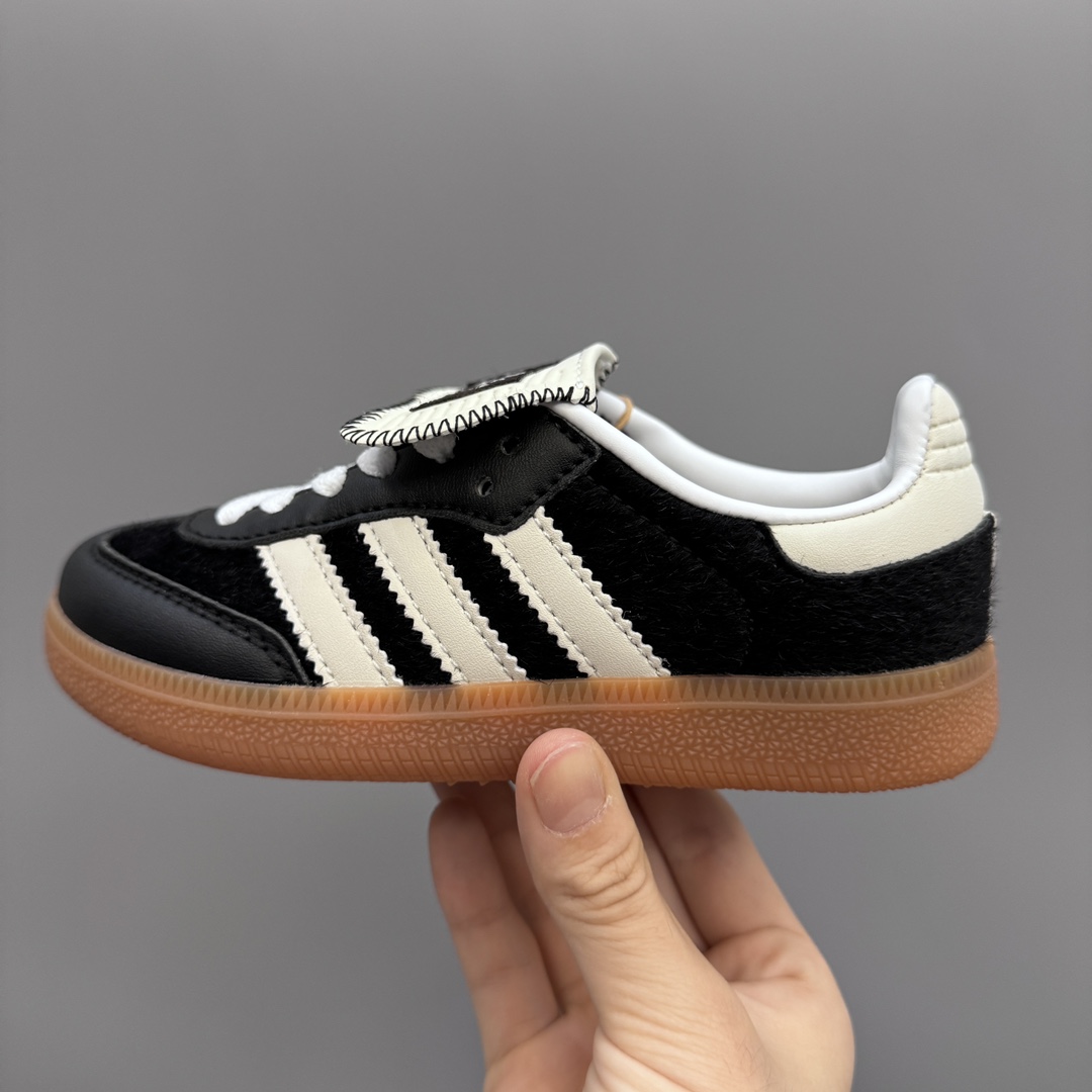 图片[3]-AD德训联名儿童休闲 尺码：24-37码 爱惨了德训系列🆕 新工厂新工艺新配色👏🏻 优质皮料拼接，质感满满💯 耐磨防滑大底，脚感超赞👍🏻-选品中心