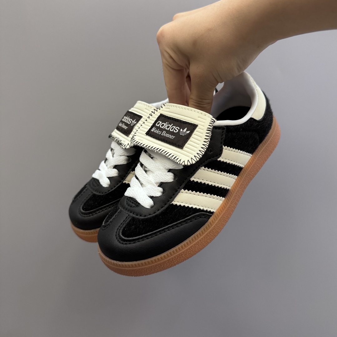 图片[2]-AD德训联名儿童休闲 尺码：24-37码 爱惨了德训系列🆕 新工厂新工艺新配色👏🏻 优质皮料拼接，质感满满💯 耐磨防滑大底，脚感超赞👍🏻-选品中心