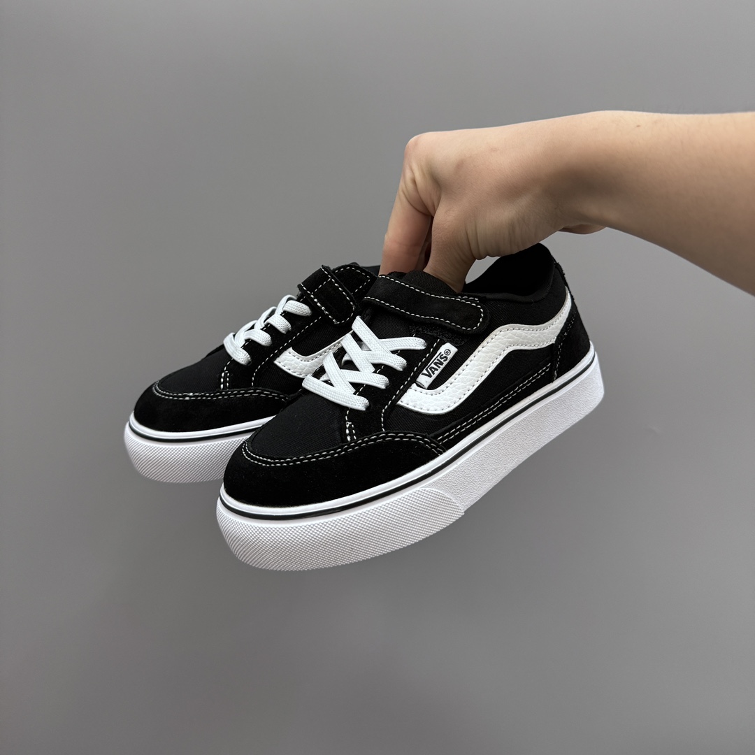 图片[2]-万斯新款魔术贴松紧带儿童低帮板鞋 尺码：26-35码 最受欢迎的W斯，最出名于它的版型设计，非常贴合人体工学设计👍🏻 魔术贴➕松紧带设计，穿脱超级方便✔️ 优质帆布面料，打理超级方便👍🏻 橡胶耐磨防滑大底，脚感超舒服✌🏻-选品中心