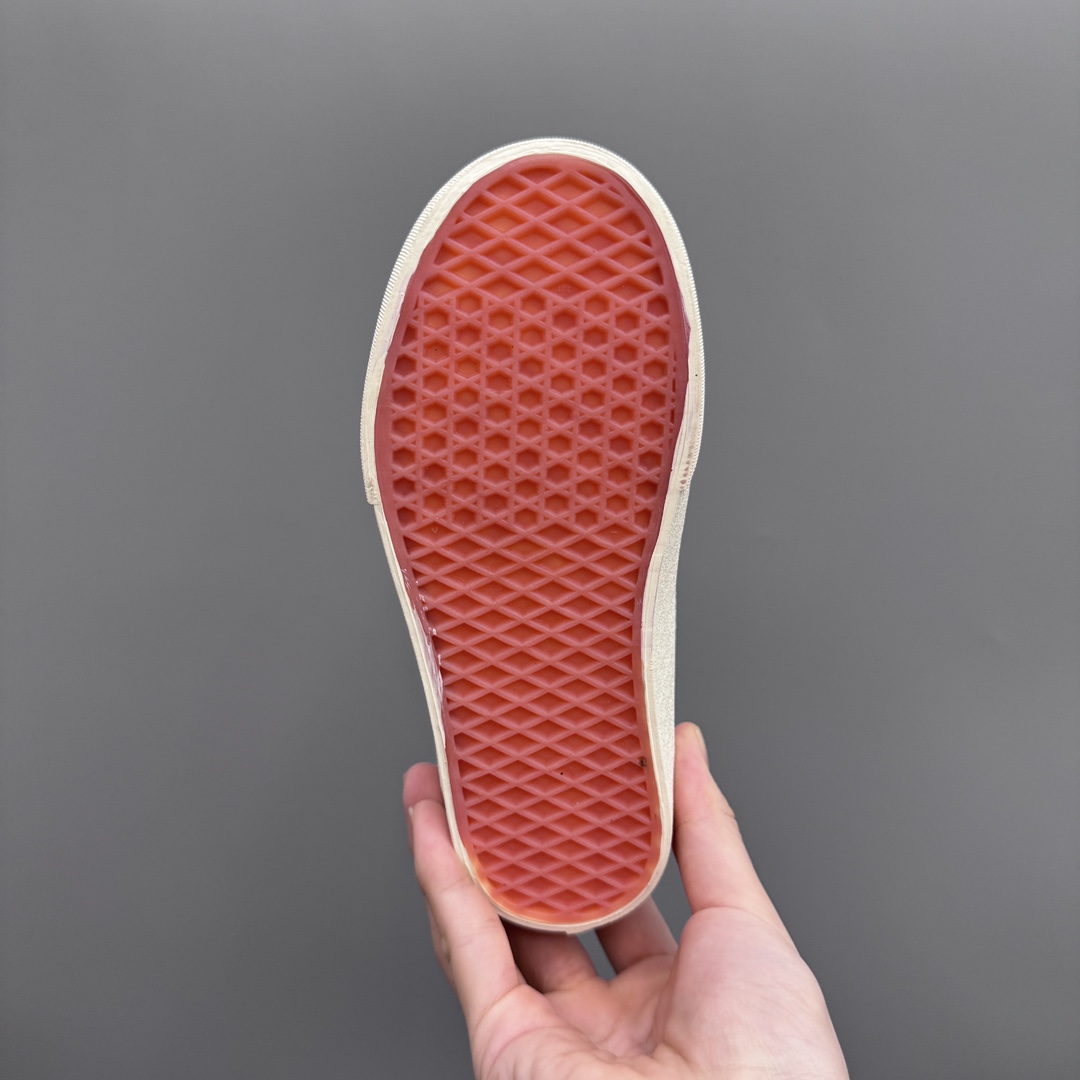 图片[9]-万斯新款魔术贴松紧带儿童低帮板鞋 尺码：26-35码 最受欢迎的W斯，最出名于它的版型设计，非常贴合人体工学设计👍🏻 魔术贴➕松紧带设计，穿脱超级方便✔️ 优质帆布面料，打理超级方便👍🏻 橡胶耐磨防滑大底，脚感超舒服✌🏻-选品中心