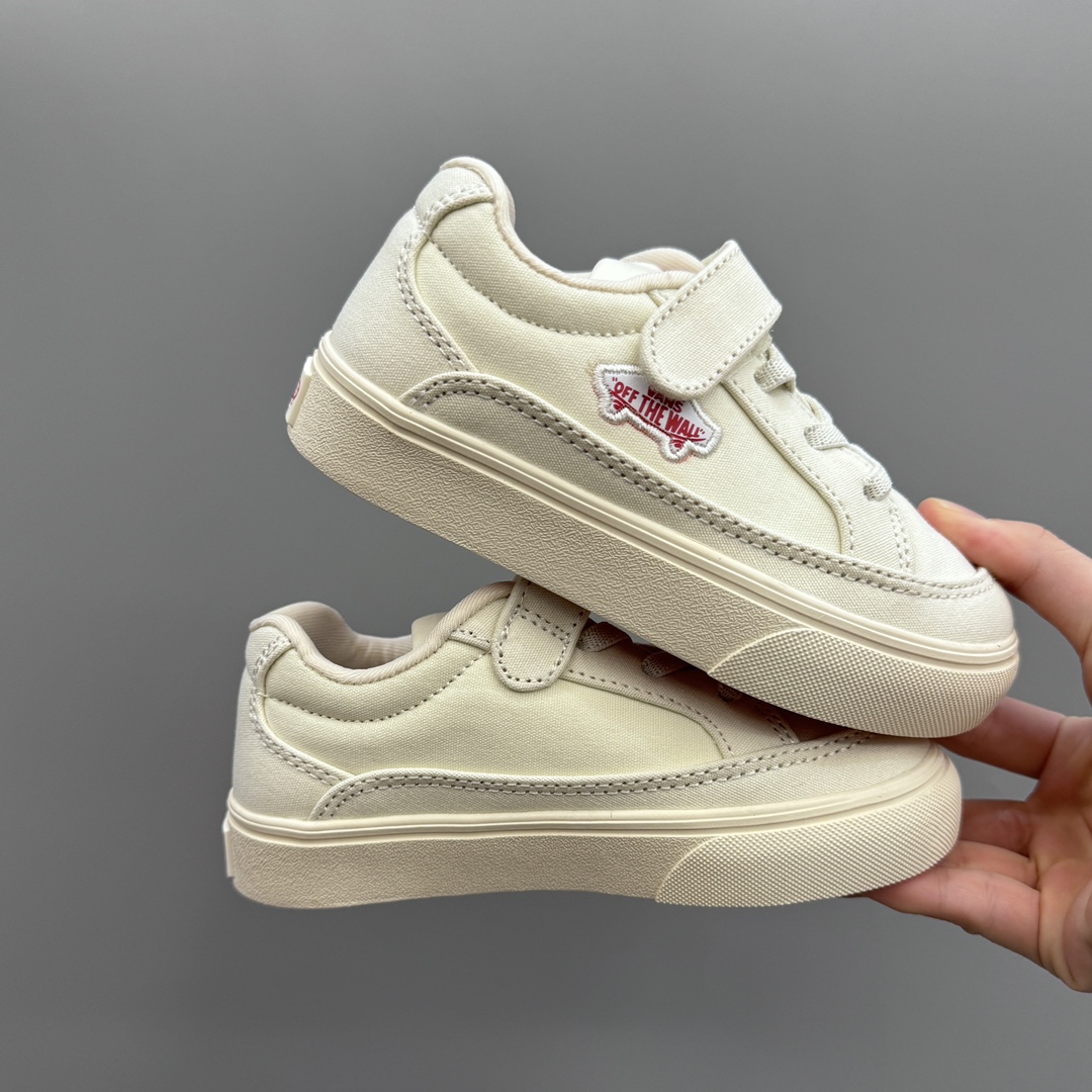 图片[3]-万斯新款魔术贴松紧带儿童低帮板鞋 尺码：26-35码 最受欢迎的W斯，最出名于它的版型设计，非常贴合人体工学设计👍🏻 魔术贴➕松紧带设计，穿脱超级方便✔️ 优质帆布面料，打理超级方便👍🏻 橡胶耐磨防滑大底，脚感超舒服✌🏻-选品中心