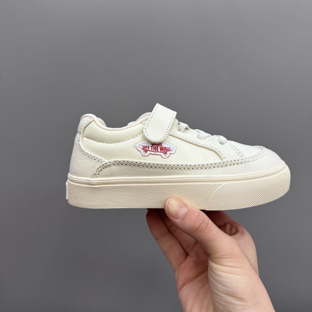 图片[4]-万斯新款魔术贴松紧带儿童低帮板鞋 尺码：26-35码 最受欢迎的W斯，最出名于它的版型设计，非常贴合人体工学设计👍🏻 魔术贴➕松紧带设计，穿脱超级方便✔️ 优质帆布面料，打理超级方便👍🏻 橡胶耐磨防滑大底，脚感超舒服✌🏻-选品中心