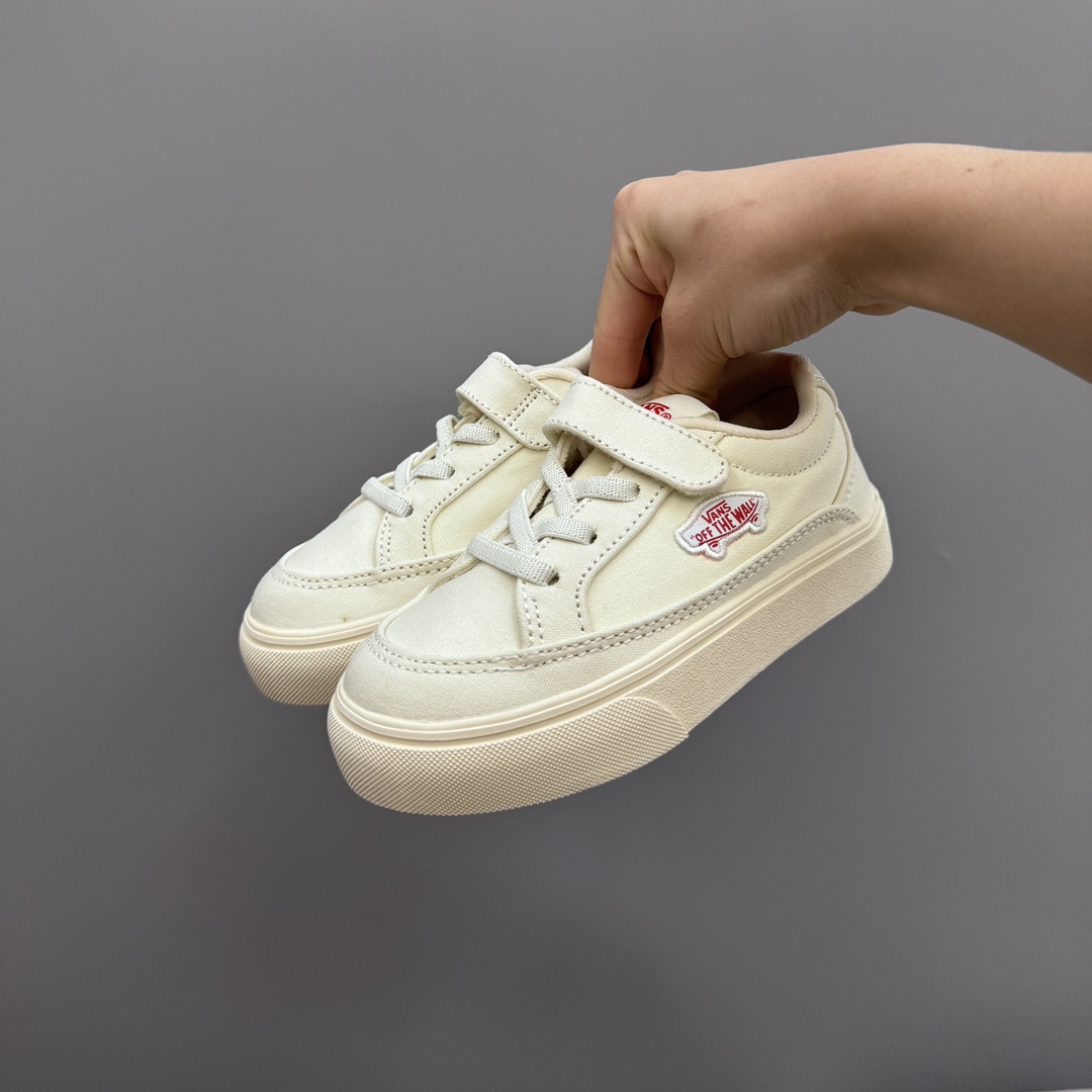 图片[2]-万斯新款魔术贴松紧带儿童低帮板鞋 尺码：26-35码 最受欢迎的W斯，最出名于它的版型设计，非常贴合人体工学设计👍🏻 魔术贴➕松紧带设计，穿脱超级方便✔️ 优质帆布面料，打理超级方便👍🏻 橡胶耐磨防滑大底，脚感超舒服✌🏻-选品中心