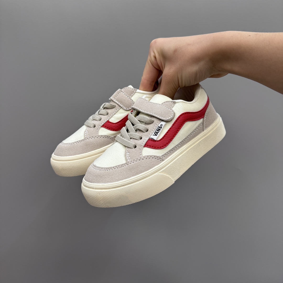 图片[2]-万斯新款魔术贴松紧带儿童低帮板鞋 尺码：26-35码 最受欢迎的W斯，最出名于它的版型设计，非常贴合人体工学设计👍🏻 魔术贴➕松紧带设计，穿脱超级方便✔️ 优质帆布面料，打理超级方便👍🏻 橡胶耐磨防滑大底，脚感超舒服✌🏻-选品中心