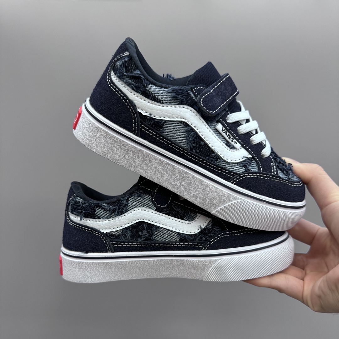 图片[3]-万斯新款魔术贴松紧带儿童低帮板鞋 尺码：26-35码 最受欢迎的W斯，最出名于它的版型设计，非常贴合人体工学设计👍🏻 魔术贴➕松紧带设计，穿脱超级方便✔️ 优质帆布面料，打理超级方便👍🏻 橡胶耐磨防滑大底，脚感超舒服✌🏻-选品中心