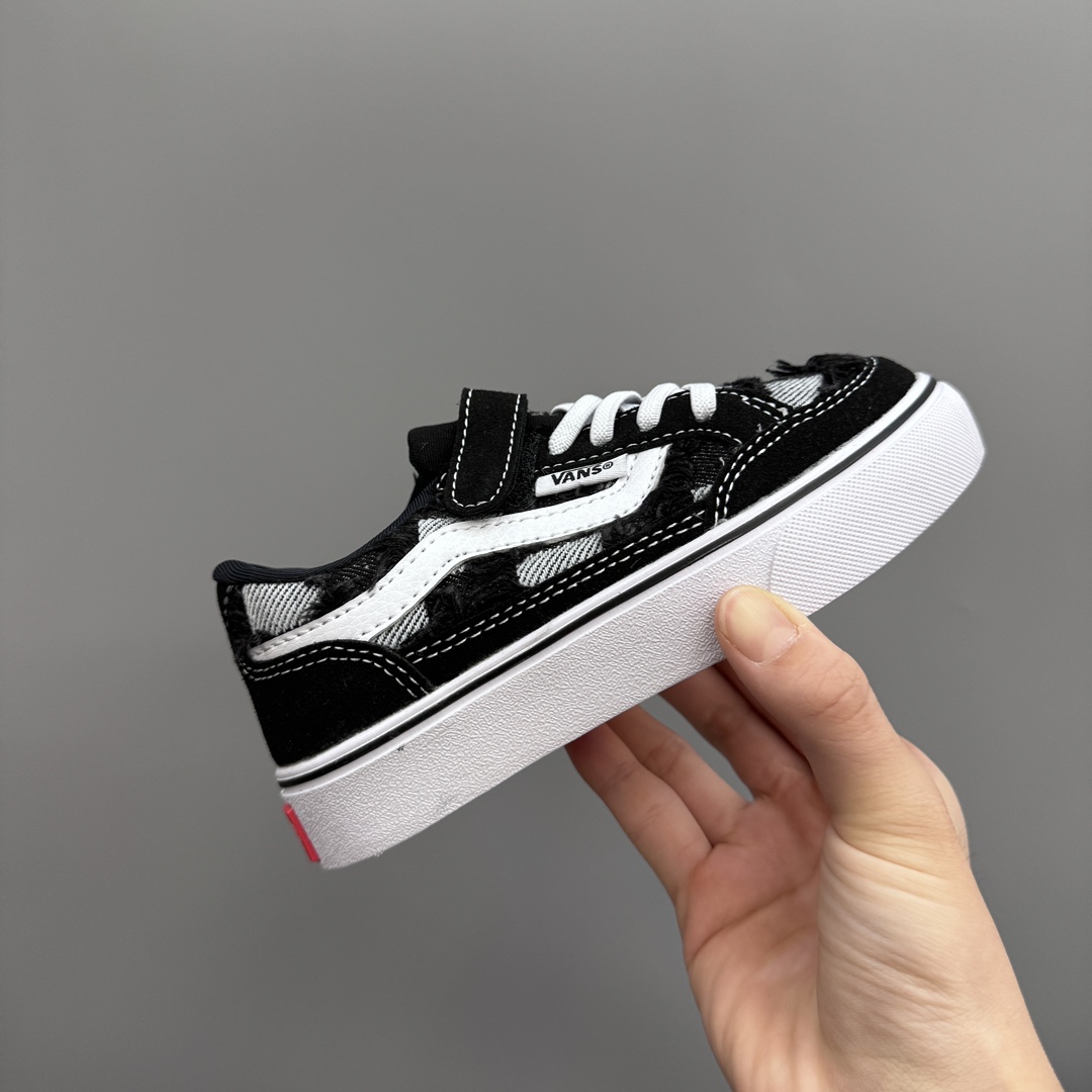 图片[5]-万斯新款魔术贴松紧带儿童低帮板鞋 尺码：26-35码 最受欢迎的W斯，最出名于它的版型设计，非常贴合人体工学设计👍🏻 魔术贴➕松紧带设计，穿脱超级方便✔️ 优质帆布面料，打理超级方便👍🏻 橡胶耐磨防滑大底，脚感超舒服✌🏻-选品中心