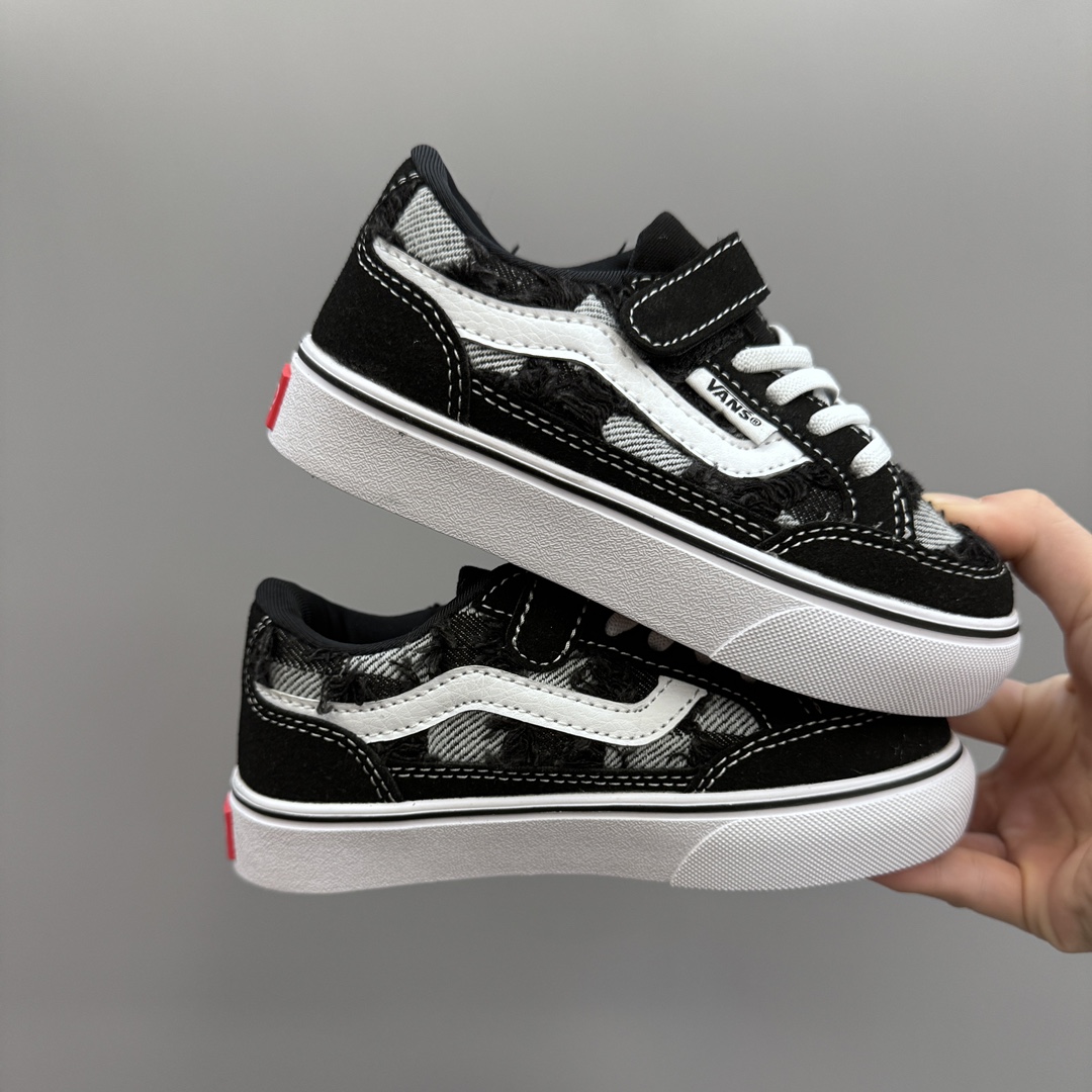 图片[3]-万斯新款魔术贴松紧带儿童低帮板鞋 尺码：26-35码 最受欢迎的W斯，最出名于它的版型设计，非常贴合人体工学设计👍🏻 魔术贴➕松紧带设计，穿脱超级方便✔️ 优质帆布面料，打理超级方便👍🏻 橡胶耐磨防滑大底，脚感超舒服✌🏻-选品中心