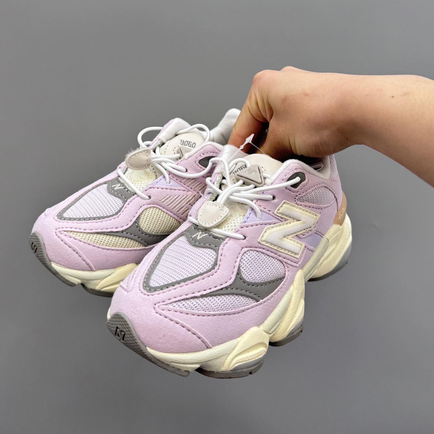 图片[2]-新配色 NB9060松紧扣儿童老爹运动鞋 尺码：24-36码 经典NB9060老爹款🆕 松紧扣设计，附赠一对鞋带，穿脱方便✌🏻 老爹款式设计，百搭又时髦✨-选品中心