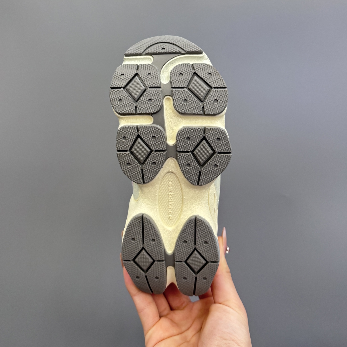 图片[9]-新配色 NB9060松紧扣儿童老爹运动鞋 尺码：24-36码 经典NB9060老爹款🆕 松紧扣设计，附赠一对鞋带，穿脱方便✌🏻 老爹款式设计，百搭又时髦✨-选品中心