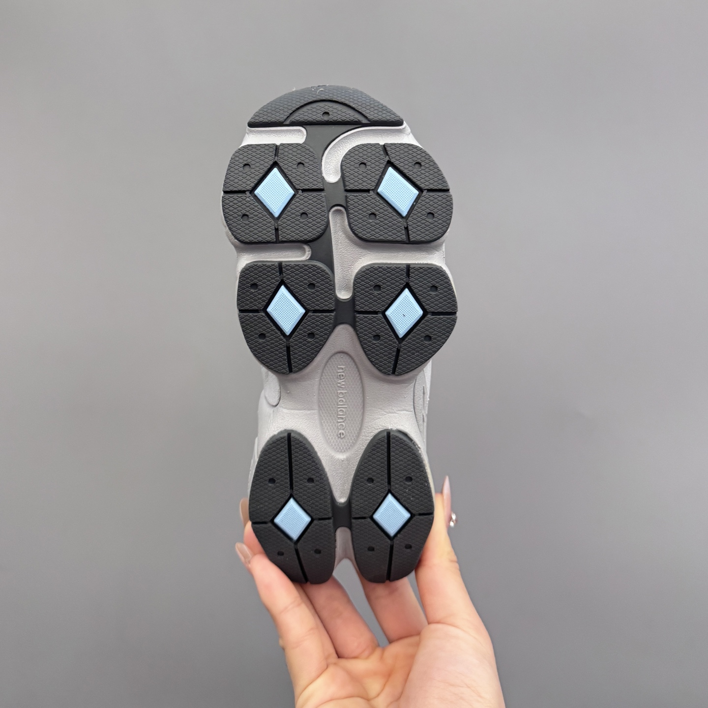 图片[9]-新配色 NB9060松紧扣儿童老爹运动鞋 尺码：24-36码 经典NB9060老爹款🆕 松紧扣设计，附赠一对鞋带，穿脱方便✌🏻 老爹款式设计，百搭又时髦✨-选品中心