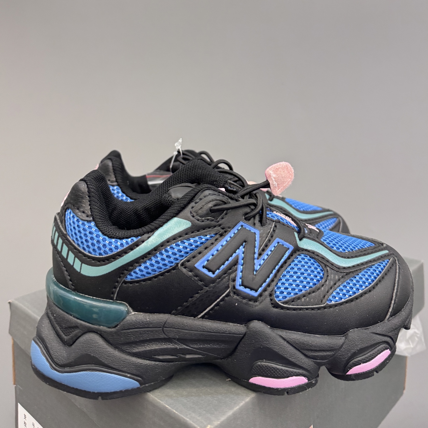 NB9060松紧扣儿童老爹运动鞋 尺码：24-36码 经典NB9060老爹款🆕 松紧扣设计，附赠一对鞋带，穿脱方便✌🏻 老爹款式设计，百搭又时髦✨-选品中心