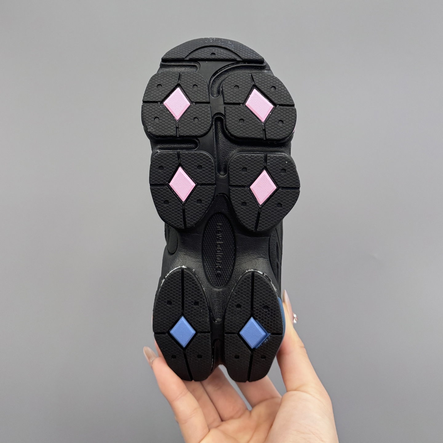 图片[9]-NB9060松紧扣儿童老爹运动鞋 尺码：24-36码 经典NB9060老爹款🆕 松紧扣设计，附赠一对鞋带，穿脱方便✌🏻 老爹款式设计，百搭又时髦✨-选品中心