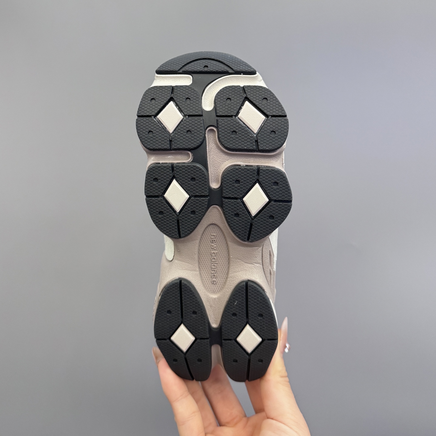 图片[9]-新配色 NB9060松紧扣儿童老爹运动鞋 尺码：24-36码 经典NB9060老爹款🆕 松紧扣设计，附赠一对鞋带，穿脱方便✌🏻 老爹款式设计，百搭又时髦✨-选品中心