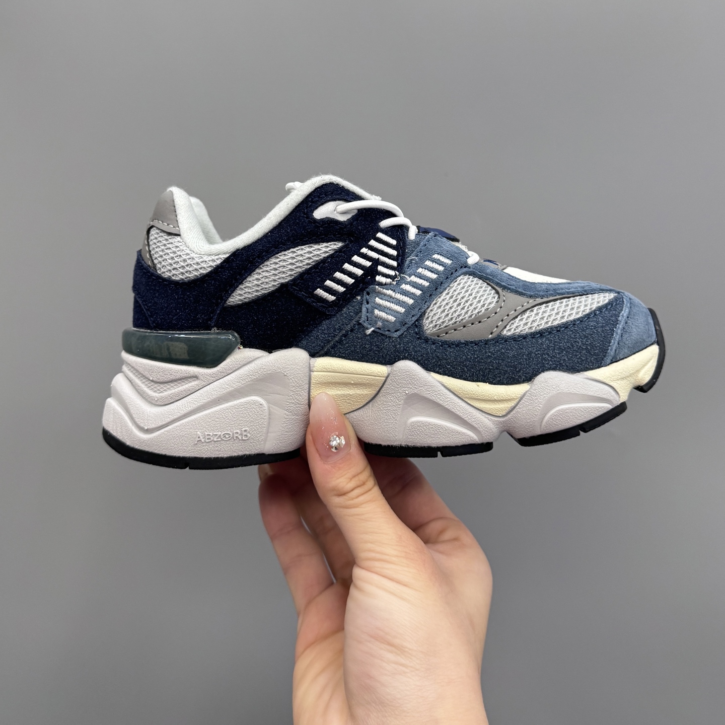 图片[4]-新配色 NB9060松紧扣儿童老爹运动鞋 尺码：24-36码 经典NB9060老爹款🆕 松紧扣设计，附赠一对鞋带，穿脱方便✌🏻 老爹款式设计，百搭又时髦✨-选品中心