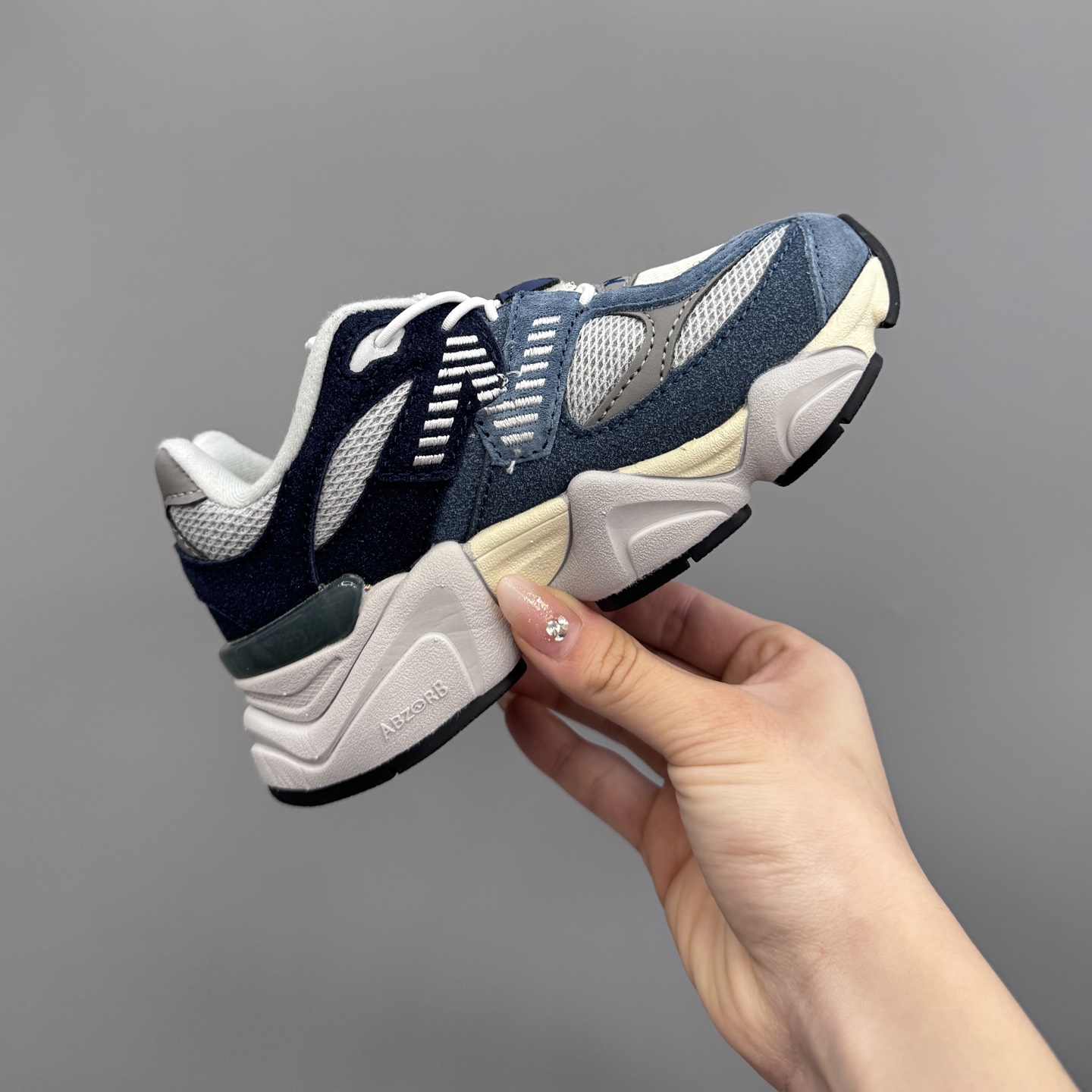 图片[5]-新配色 NB9060松紧扣儿童老爹运动鞋 尺码：24-36码 经典NB9060老爹款🆕 松紧扣设计，附赠一对鞋带，穿脱方便✌🏻 老爹款式设计，百搭又时髦✨-选品中心