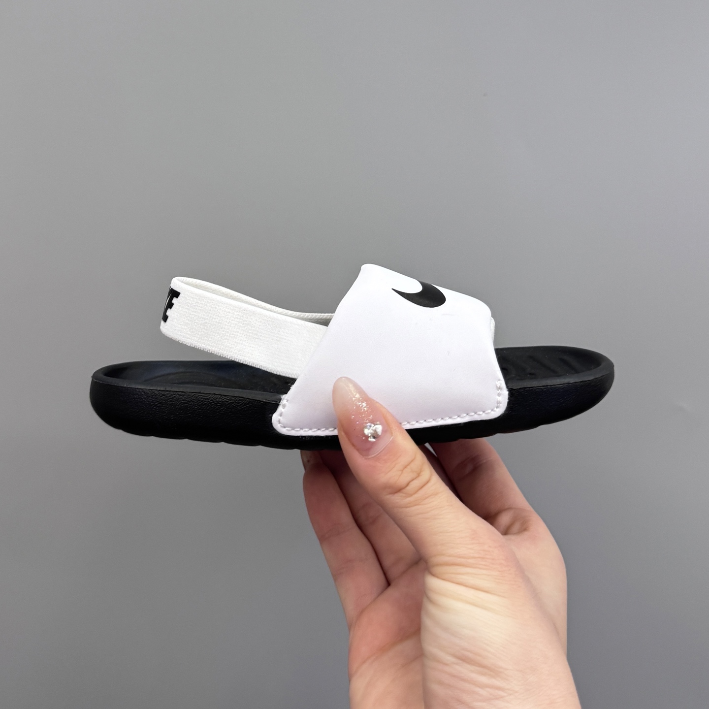 图片[4]-耐K小可爱凉鞋😍尺码21–29码 今年最值得入手的凉鞋，没有之一❗我心目中的满分款，七星裂墙推荐❗收到我敢断定你会有“再入一双”的冲动，好品质就是这么自信👏👏👏-选品中心