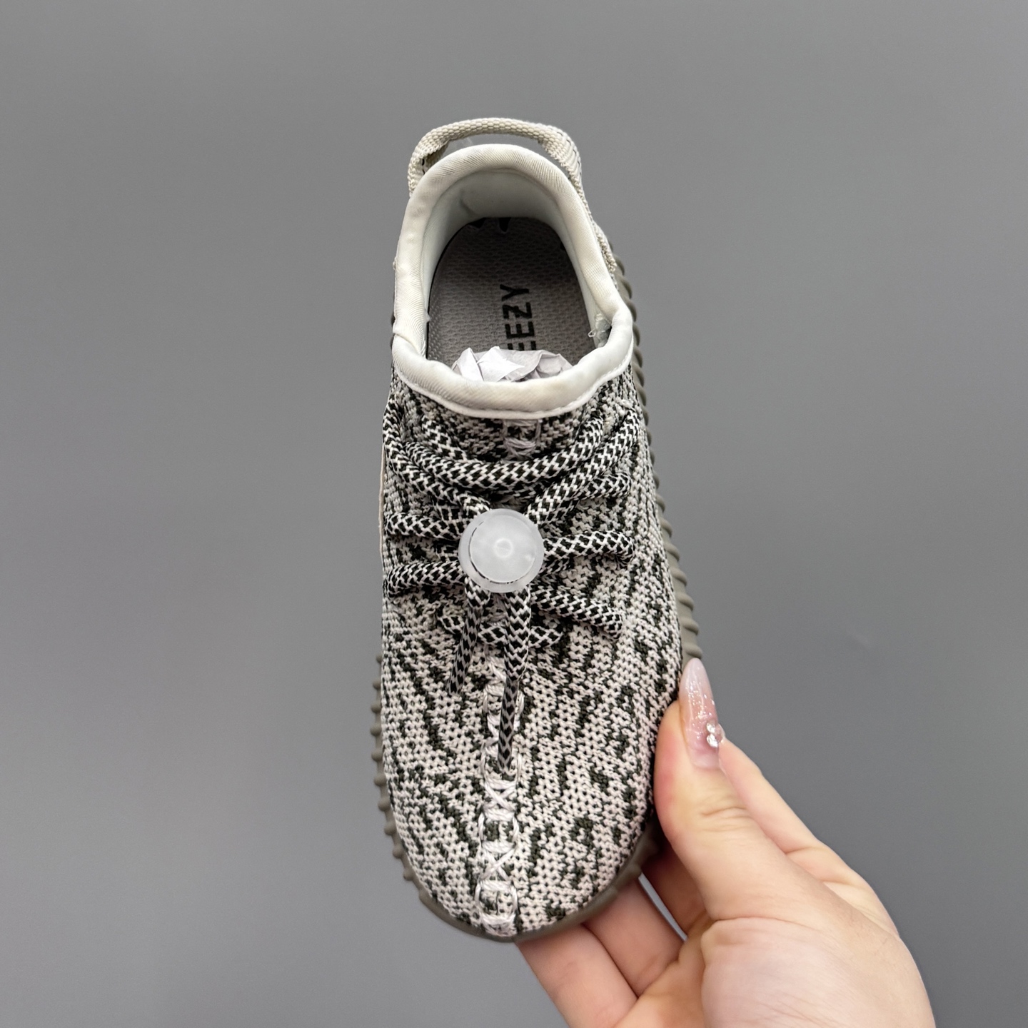 图片[7]-椰子350初代儿童一脚蹬运动鞋 尺码：25-35码 如今阔别7年再度回归🔥 鞋面独特的斑鸠花纹与大底的轮胎纹理 真爆颗粒大底，脚感超舒适☁️ 一脚蹬款式，对幼童来说太好了👏🏻-选品中心