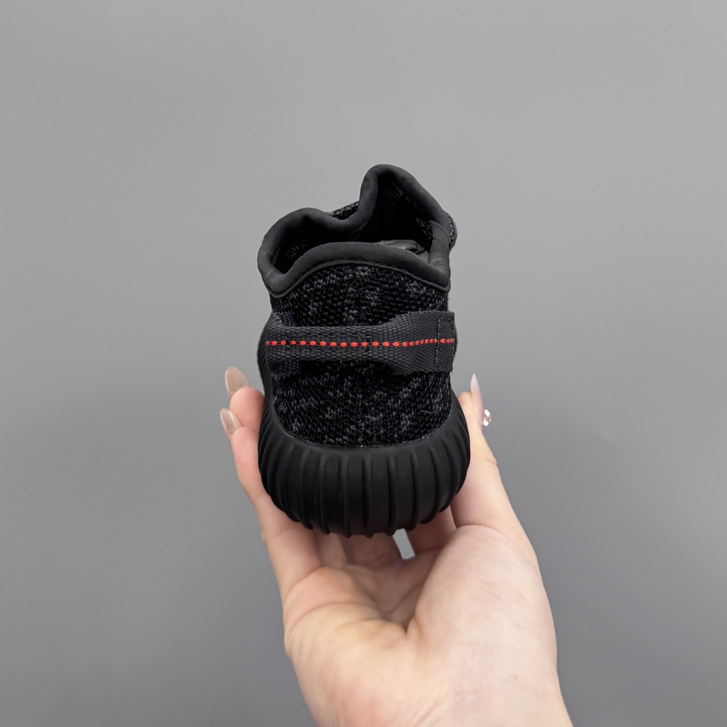 图片[8]-椰子350初代儿童一脚蹬运动鞋 尺码：25-35码 如今阔别7年再度回归🔥 鞋面独特的斑鸠花纹与大底的轮胎纹理 真爆颗粒大底，脚感超舒适☁️ 一脚蹬款式，对幼童来说太好了👏🏻-选品中心