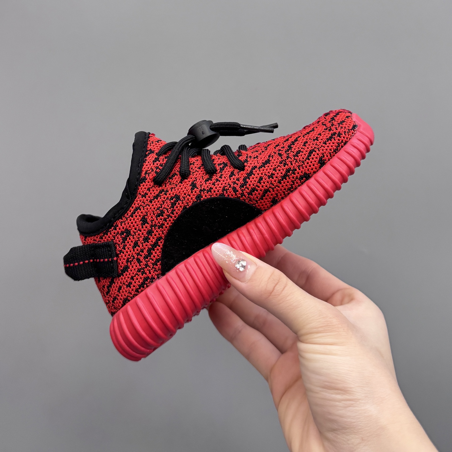 图片[6]-椰子350初代儿童一脚蹬运动鞋 尺码：25-35码 如今阔别7年再度回归🔥 鞋面独特的斑鸠花纹与大底的轮胎纹理 真爆颗粒大底，脚感超舒适☁️ 一脚蹬款式，对幼童来说太好了👏🏻-选品中心