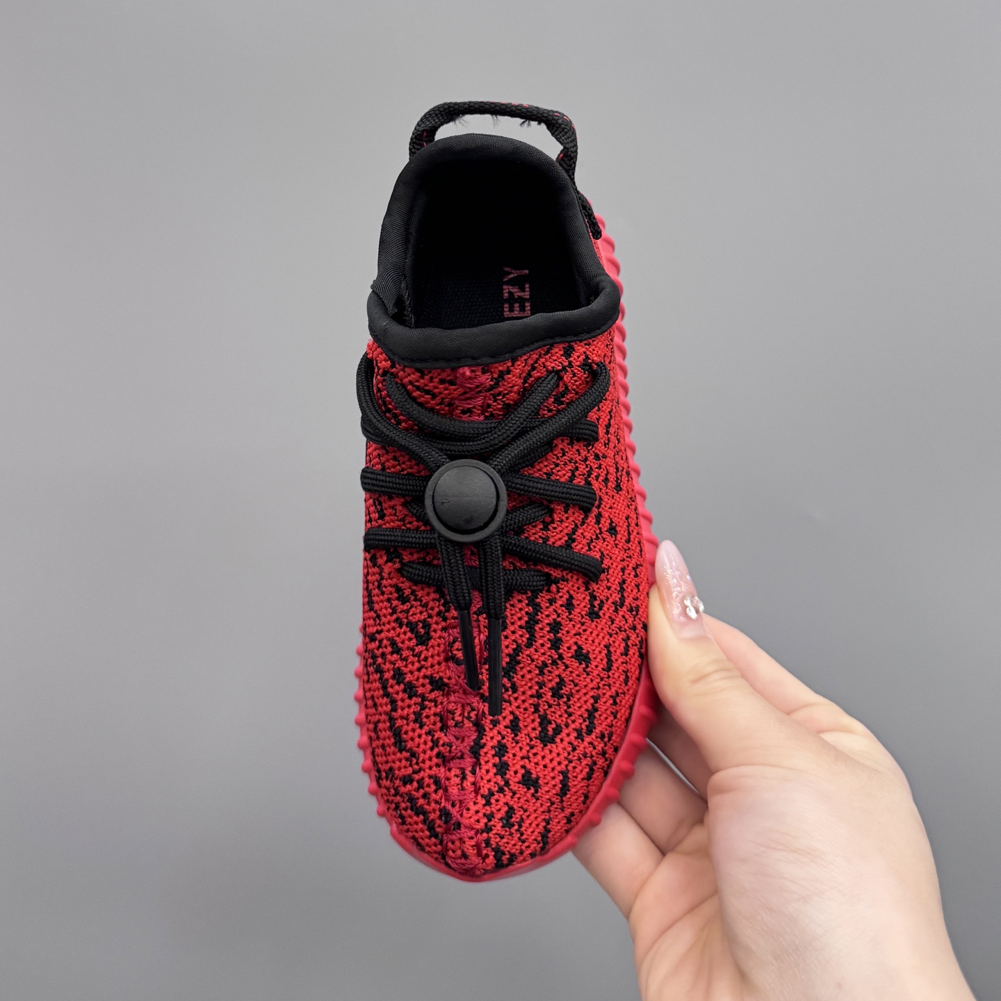 图片[7]-椰子350初代儿童一脚蹬运动鞋 尺码：25-35码 如今阔别7年再度回归🔥 鞋面独特的斑鸠花纹与大底的轮胎纹理 真爆颗粒大底，脚感超舒适☁️ 一脚蹬款式，对幼童来说太好了👏🏻-选品中心