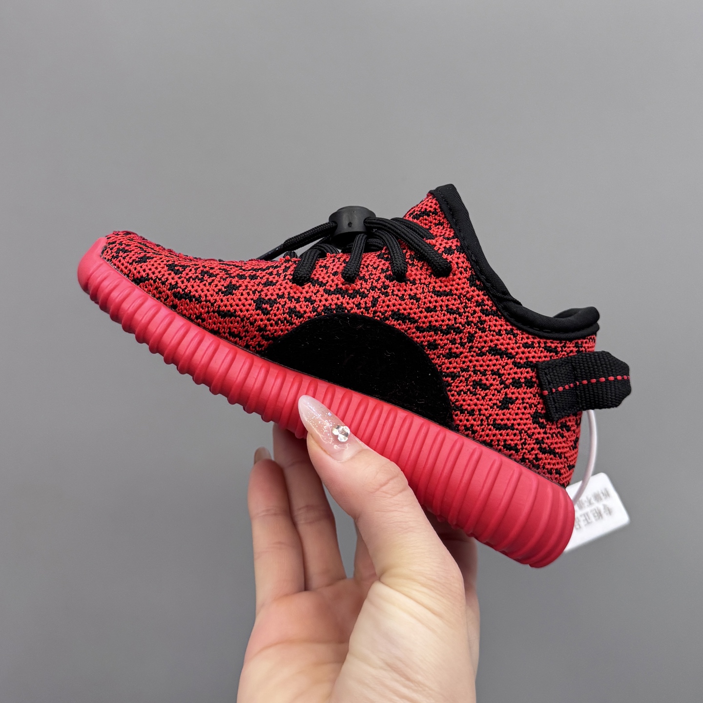 图片[5]-椰子350初代儿童一脚蹬运动鞋 尺码：25-35码 如今阔别7年再度回归🔥 鞋面独特的斑鸠花纹与大底的轮胎纹理 真爆颗粒大底，脚感超舒适☁️ 一脚蹬款式，对幼童来说太好了👏🏻-选品中心