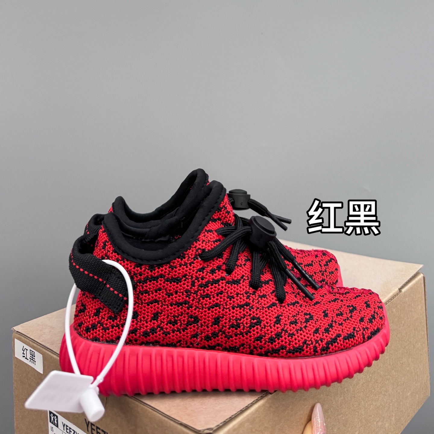 图片[5]-椰子350初代儿童一脚蹬运动鞋 尺码：25-35码 如今阔别7年再度回归🔥 鞋面独特的斑鸠花纹与大底的轮胎纹理 真爆颗粒大底，脚感超舒适☁️ 一脚蹬款式，对幼童来说太好了👏🏻-选品中心