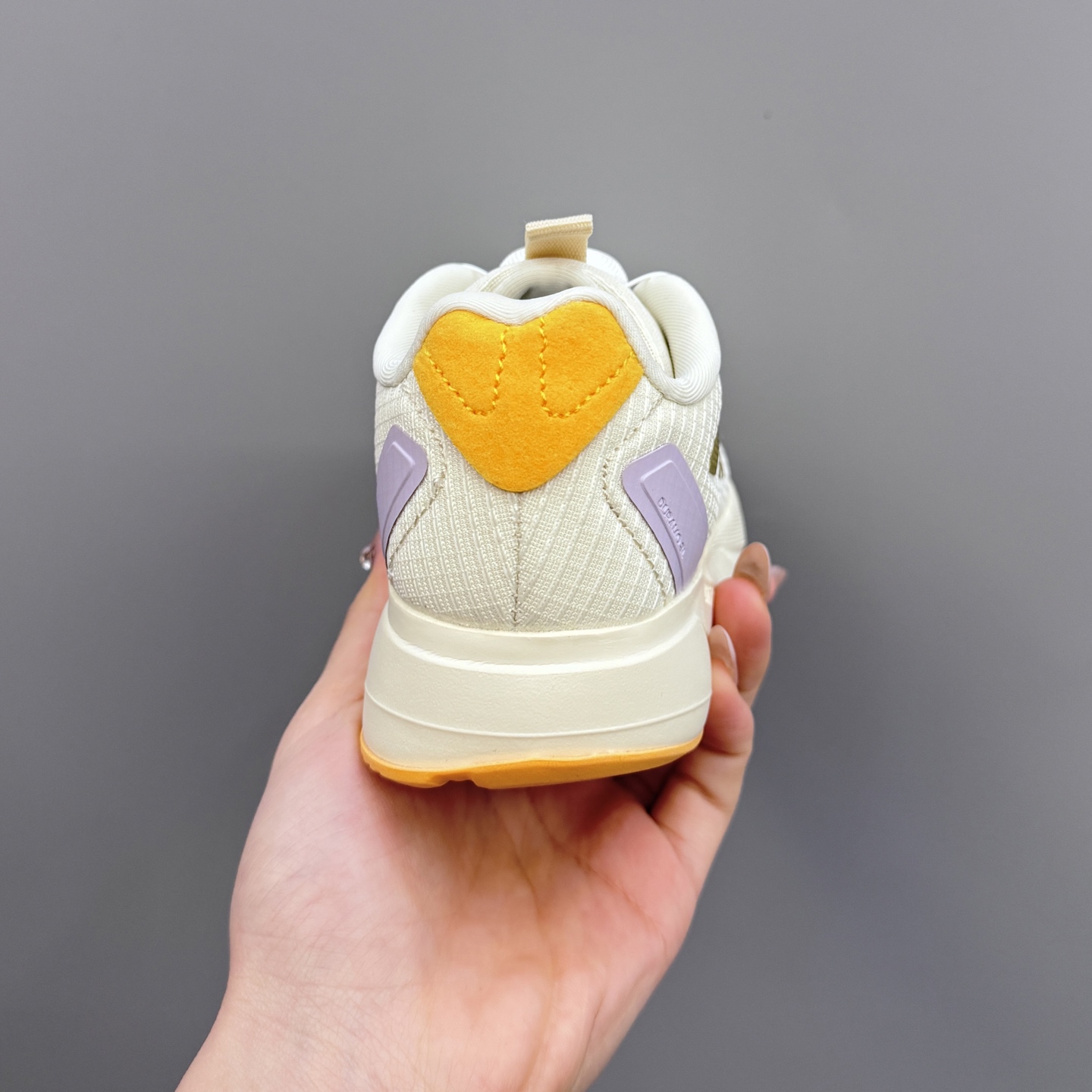 图片[8]-新款阿廸网眼BOA旋转扣儿童运动鞋 尺码：24-37码 今年最新款🆕 高品质BOA旋转扣，轻松调节✌🏻 透气性网面，舒适不闷脚☁️ 橡胶耐磨大底，脚感超赞👍🏻-选品中心