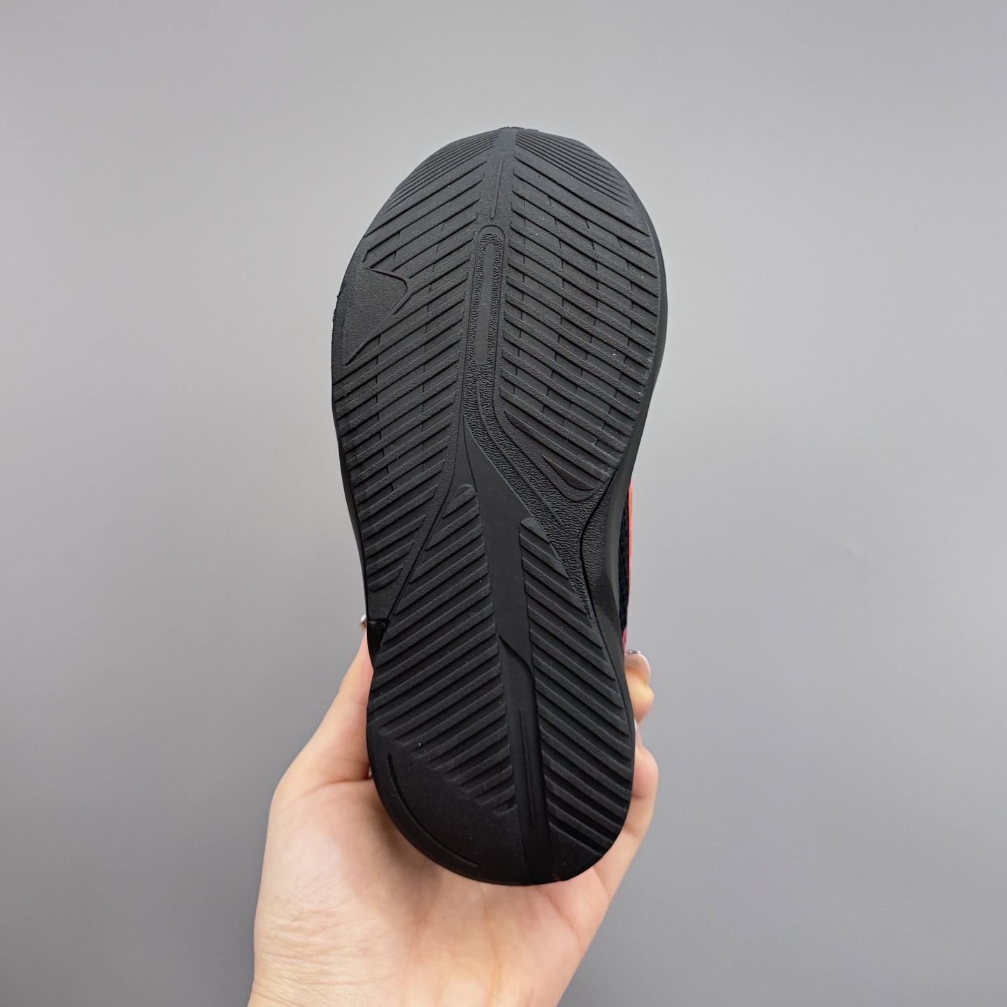 图片[9]-新款阿廸网眼BOA旋转扣儿童运动鞋 尺码：24-37码 今年最新款🆕 高品质BOA旋转扣，轻松调节✌🏻 透气性网面，舒适不闷脚☁️ 橡胶耐磨大底，脚感超赞👍🏻-选品中心