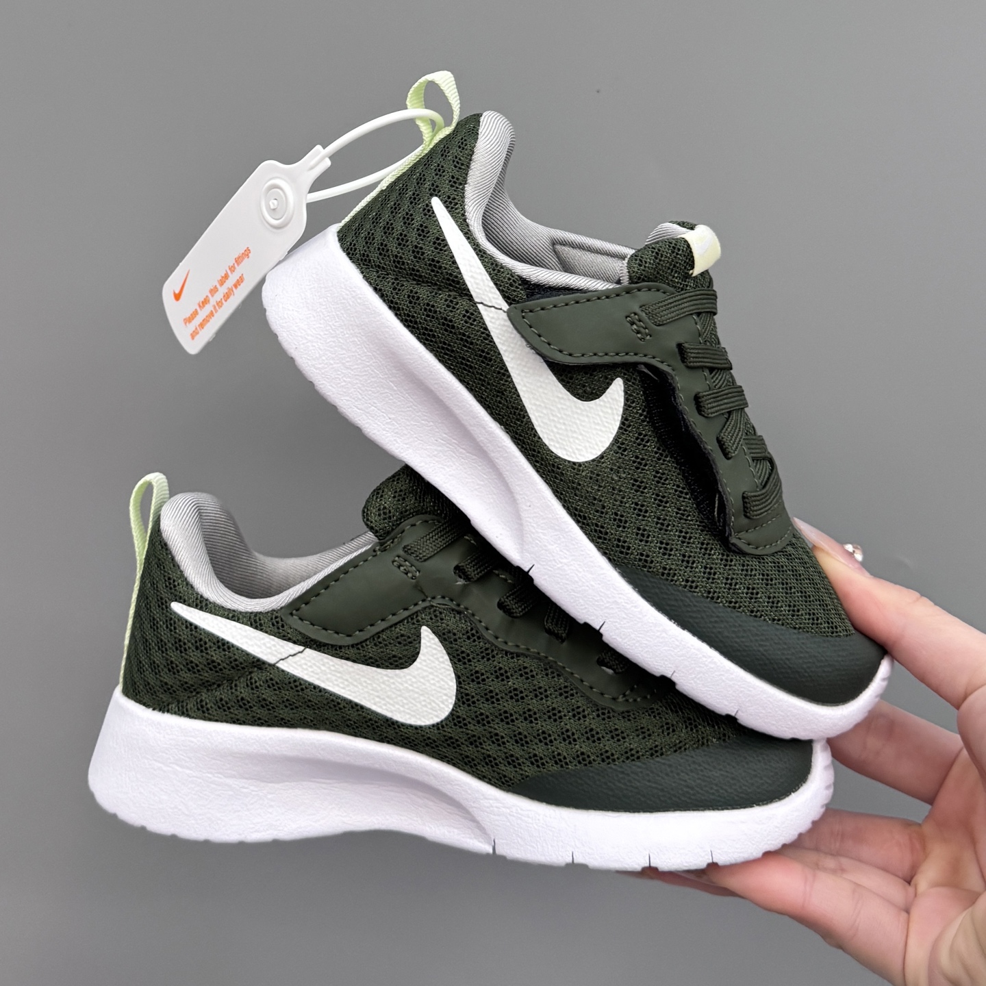 图片[3]-NK 伦敦三代飞翼魔术贴儿童运动鞋 尺码：23.5码-37码 升级版伦敦三代🆙 飞翼魔术贴设计，穿脱超级方便✔️ 高密度针织面料，透气又舒适☁️ 伦敦切割大底，脚感超赞👍🏻-选品中心