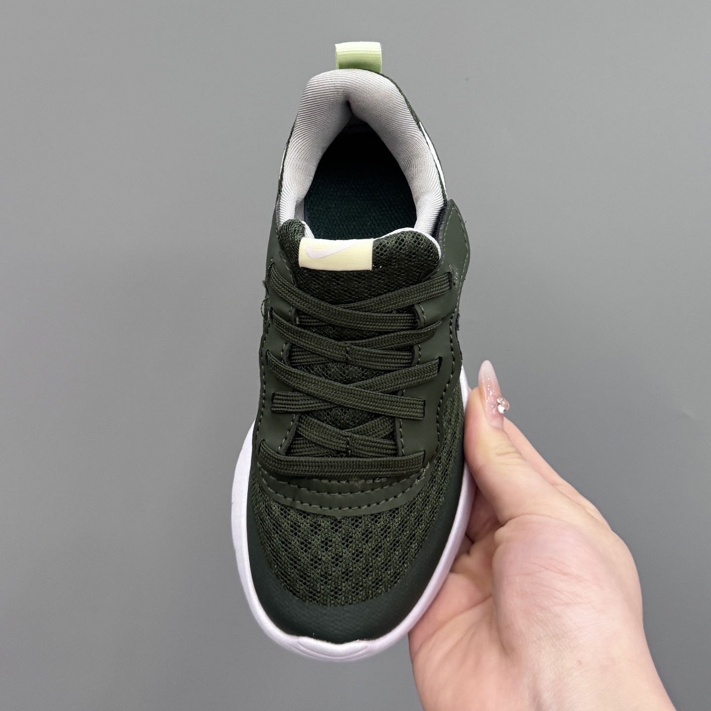 图片[7]-NK 伦敦三代飞翼魔术贴儿童运动鞋 尺码：23.5码-37码 升级版伦敦三代🆙 飞翼魔术贴设计，穿脱超级方便✔️ 高密度针织面料，透气又舒适☁️ 伦敦切割大底，脚感超赞👍🏻-选品中心