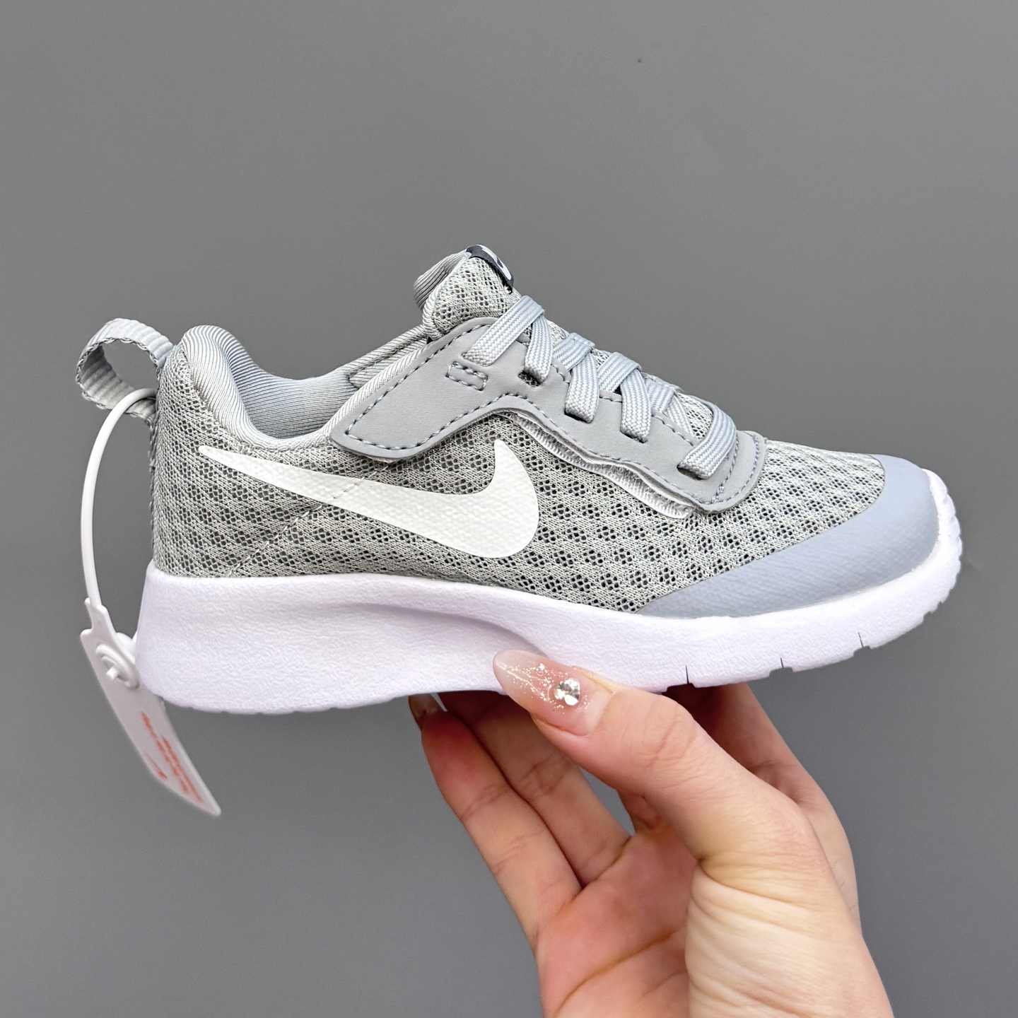 图片[4]-NK 伦敦三代飞翼魔术贴儿童运动鞋23.5码-37码 升级版伦敦三代🆙飞翼魔术贴设计，穿脱超级方便✔️ 高密度针织面料，透气又舒适☁️伦敦切割大底，脚感超赞👍🏻-选品中心