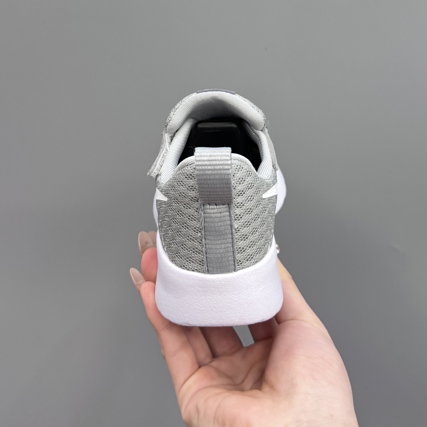 图片[8]-NK 伦敦三代飞翼魔术贴儿童运动鞋23.5码-37码 升级版伦敦三代🆙飞翼魔术贴设计，穿脱超级方便✔️ 高密度针织面料，透气又舒适☁️伦敦切割大底，脚感超赞👍🏻-选品中心