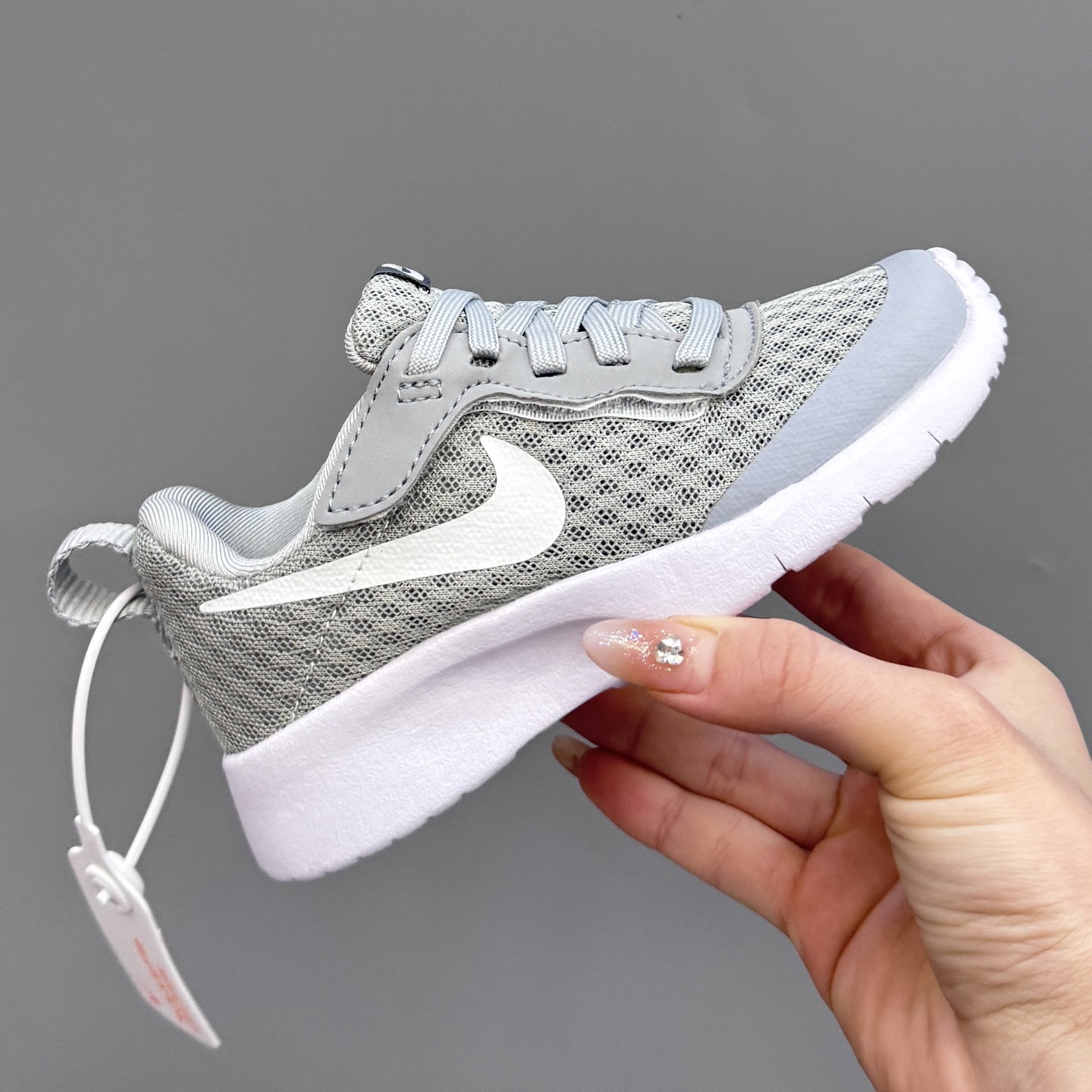 图片[5]-NK 伦敦三代飞翼魔术贴儿童运动鞋23.5码-37码 升级版伦敦三代🆙飞翼魔术贴设计，穿脱超级方便✔️ 高密度针织面料，透气又舒适☁️伦敦切割大底，脚感超赞👍🏻-选品中心