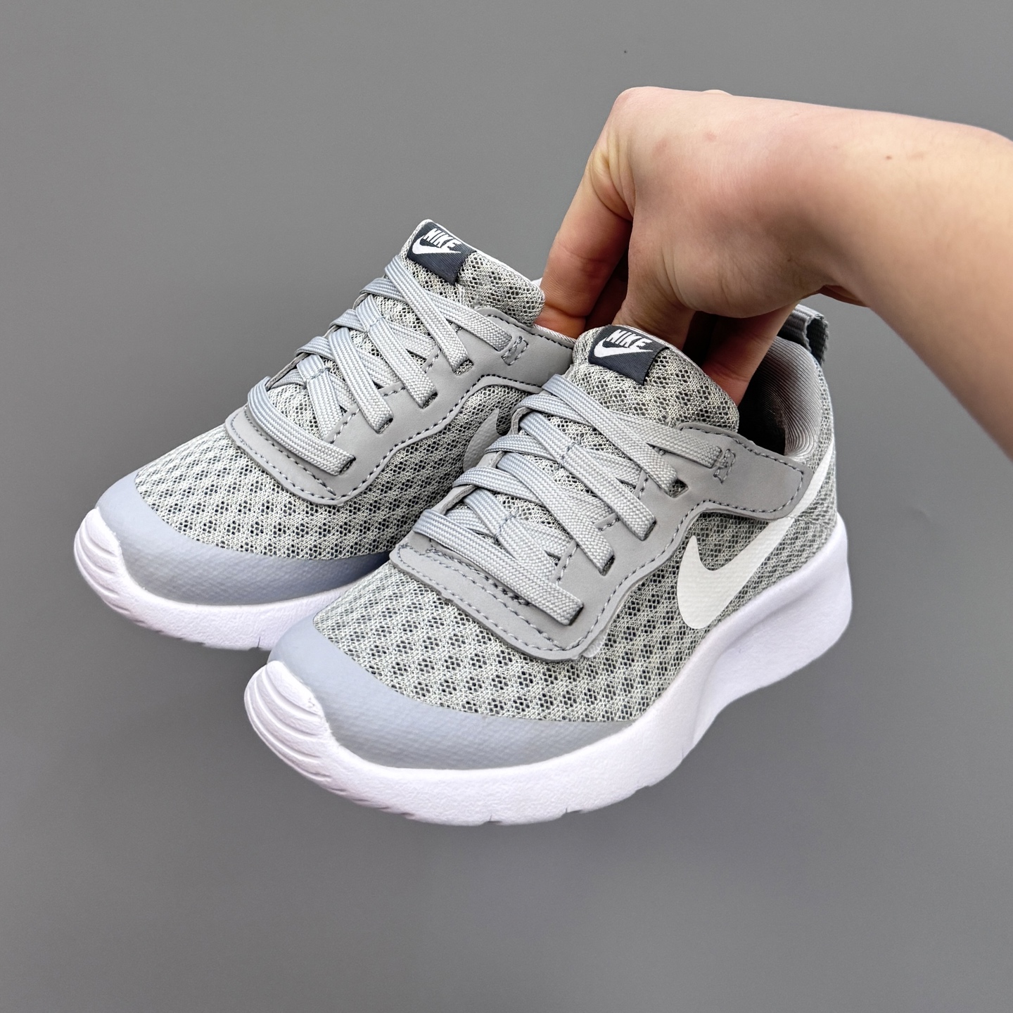 图片[2]-NK 伦敦三代飞翼魔术贴儿童运动鞋23.5码-37码 升级版伦敦三代🆙飞翼魔术贴设计，穿脱超级方便✔️ 高密度针织面料，透气又舒适☁️伦敦切割大底，脚感超赞👍🏻-选品中心