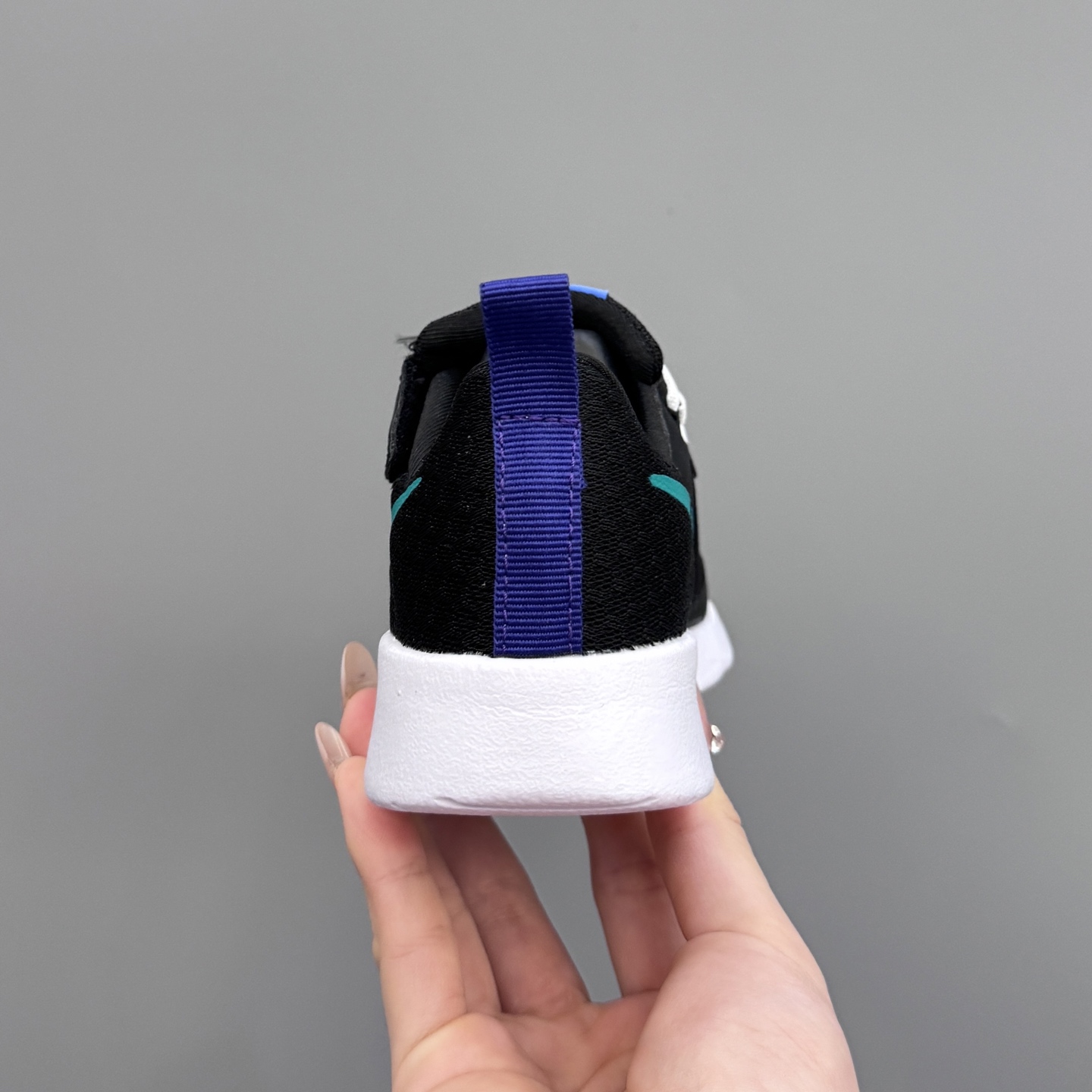 图片[8]-NK 伦敦三代飞翼魔术贴儿童运动鞋 尺码：23.5码-37码 升级版伦敦三代🆙 飞翼魔术贴设计，穿脱超级方便✔️ 高密度针织面料，透气又舒适☁️ 伦敦切割大底，脚感超赞👍🏻-选品中心