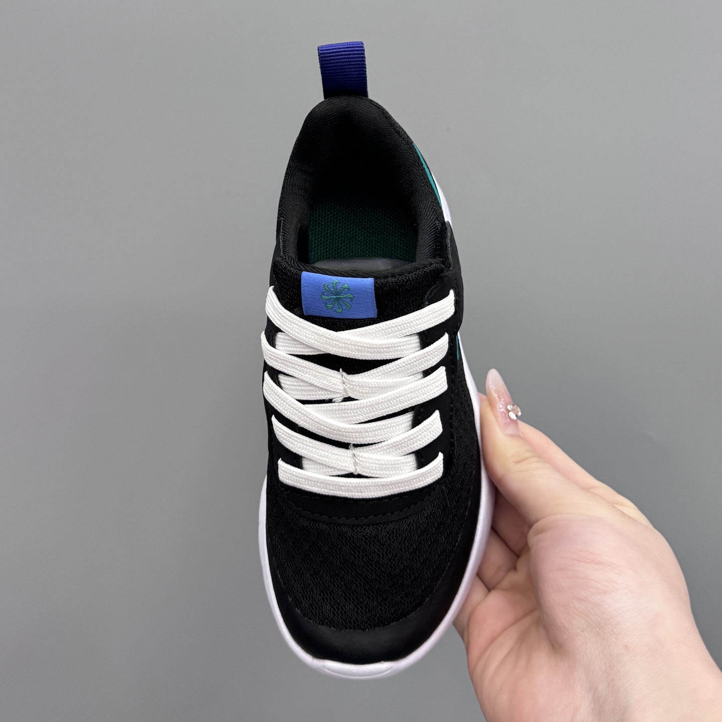 图片[7]-NK 伦敦三代飞翼魔术贴儿童运动鞋 尺码：23.5码-37码 升级版伦敦三代🆙 飞翼魔术贴设计，穿脱超级方便✔️ 高密度针织面料，透气又舒适☁️ 伦敦切割大底，脚感超赞👍🏻-选品中心