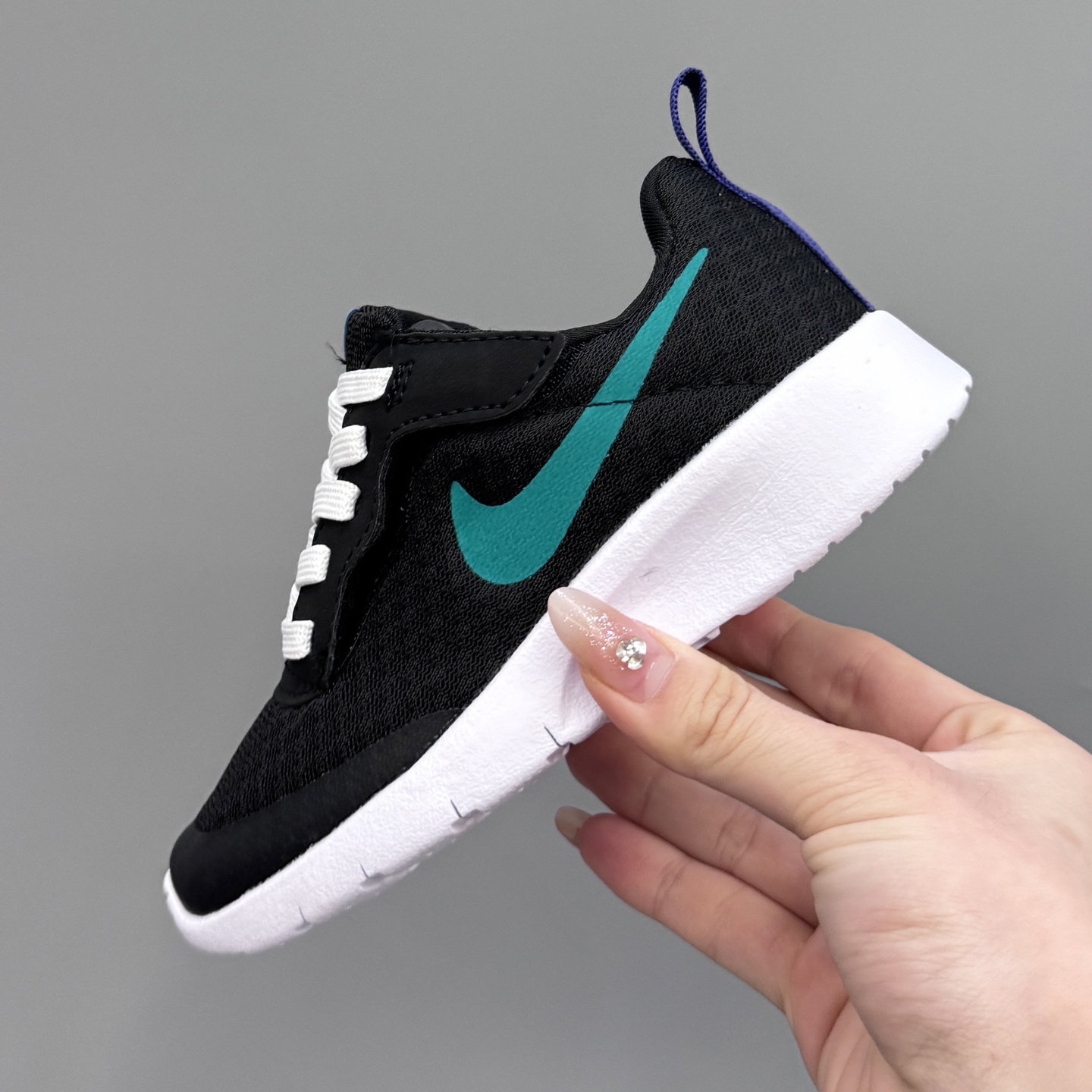 图片[6]-NK 伦敦三代飞翼魔术贴儿童运动鞋 尺码：23.5码-37码 升级版伦敦三代🆙 飞翼魔术贴设计，穿脱超级方便✔️ 高密度针织面料，透气又舒适☁️ 伦敦切割大底，脚感超赞👍🏻-选品中心