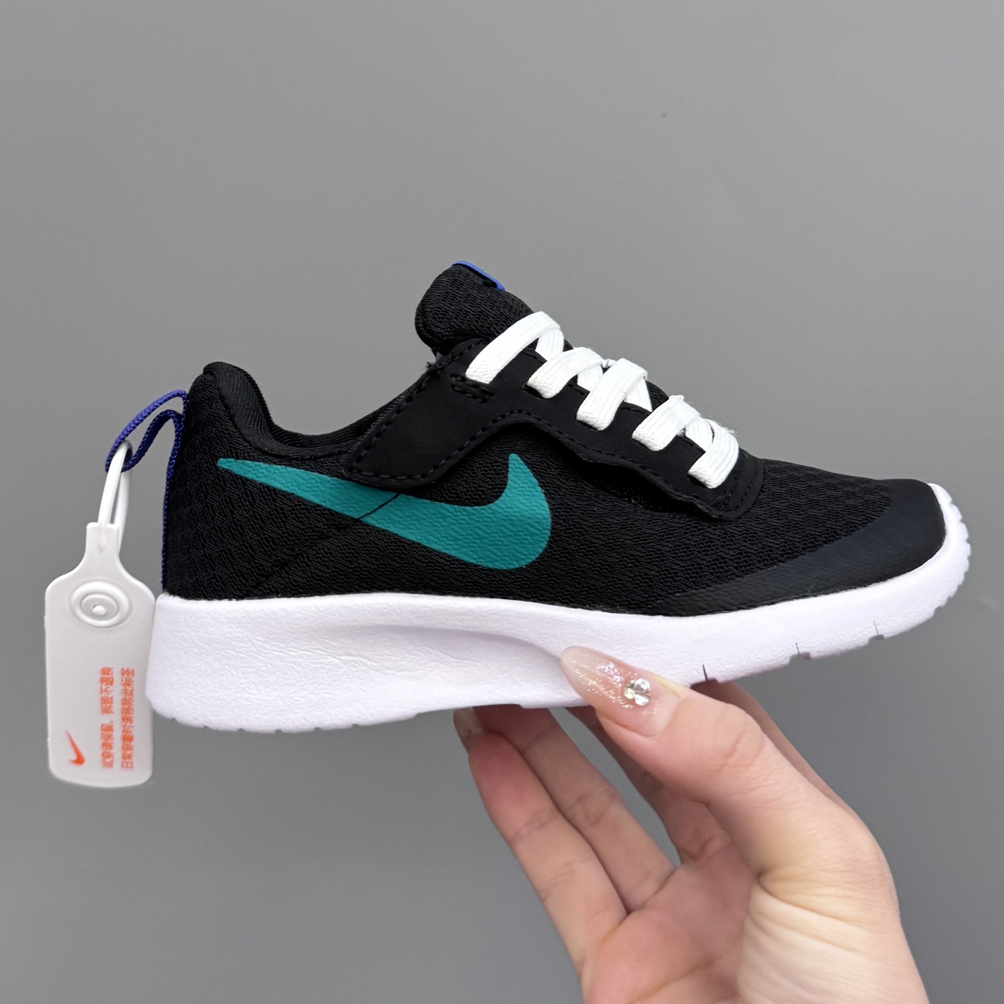 图片[4]-NK 伦敦三代飞翼魔术贴儿童运动鞋 尺码：23.5码-37码 升级版伦敦三代🆙 飞翼魔术贴设计，穿脱超级方便✔️ 高密度针织面料，透气又舒适☁️ 伦敦切割大底，脚感超赞👍🏻-选品中心